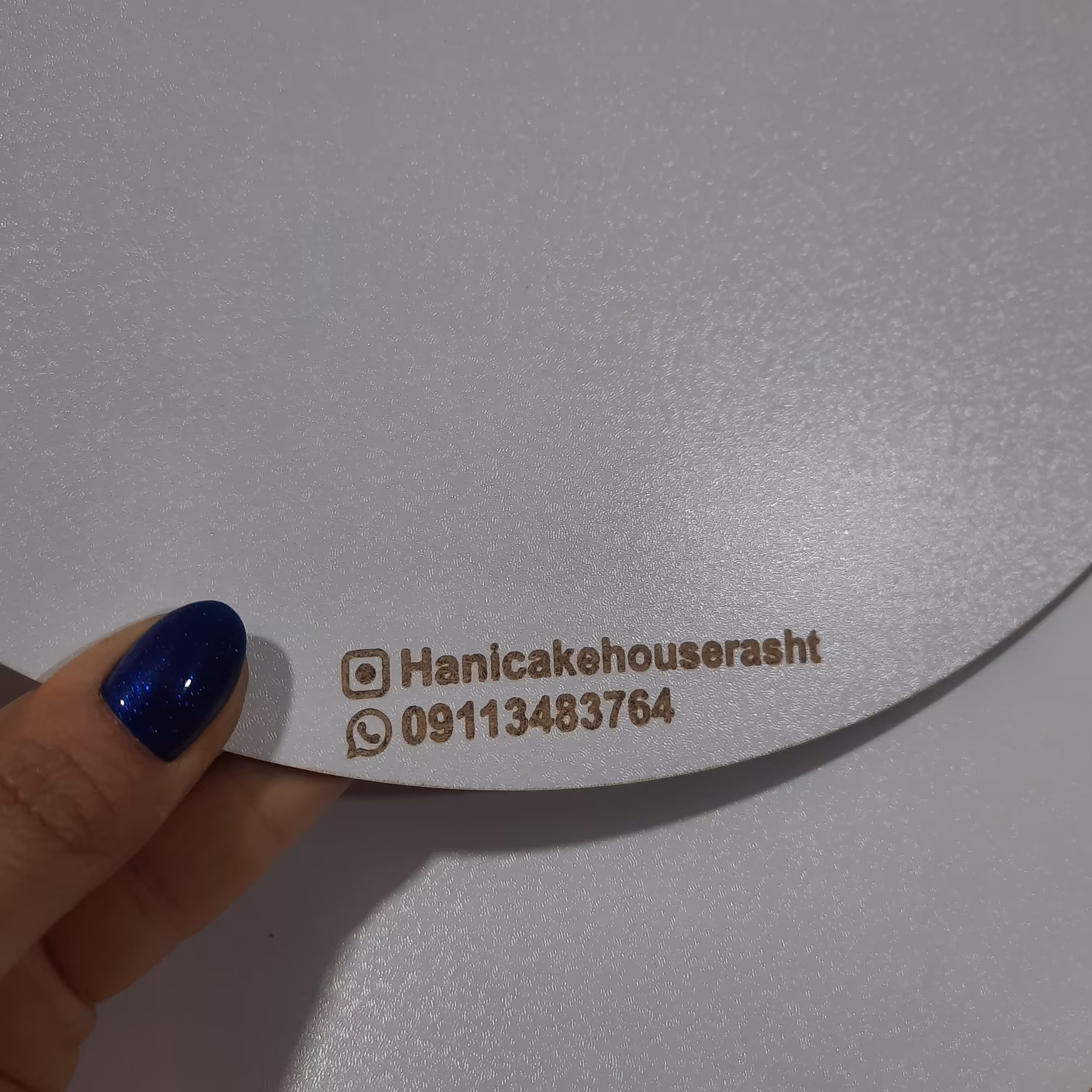 سینی کیک سایز 22 ضد آب برای کیک خانگی در بسته 10 عددی  بدون رد رنگ خامه رنگ سفید 