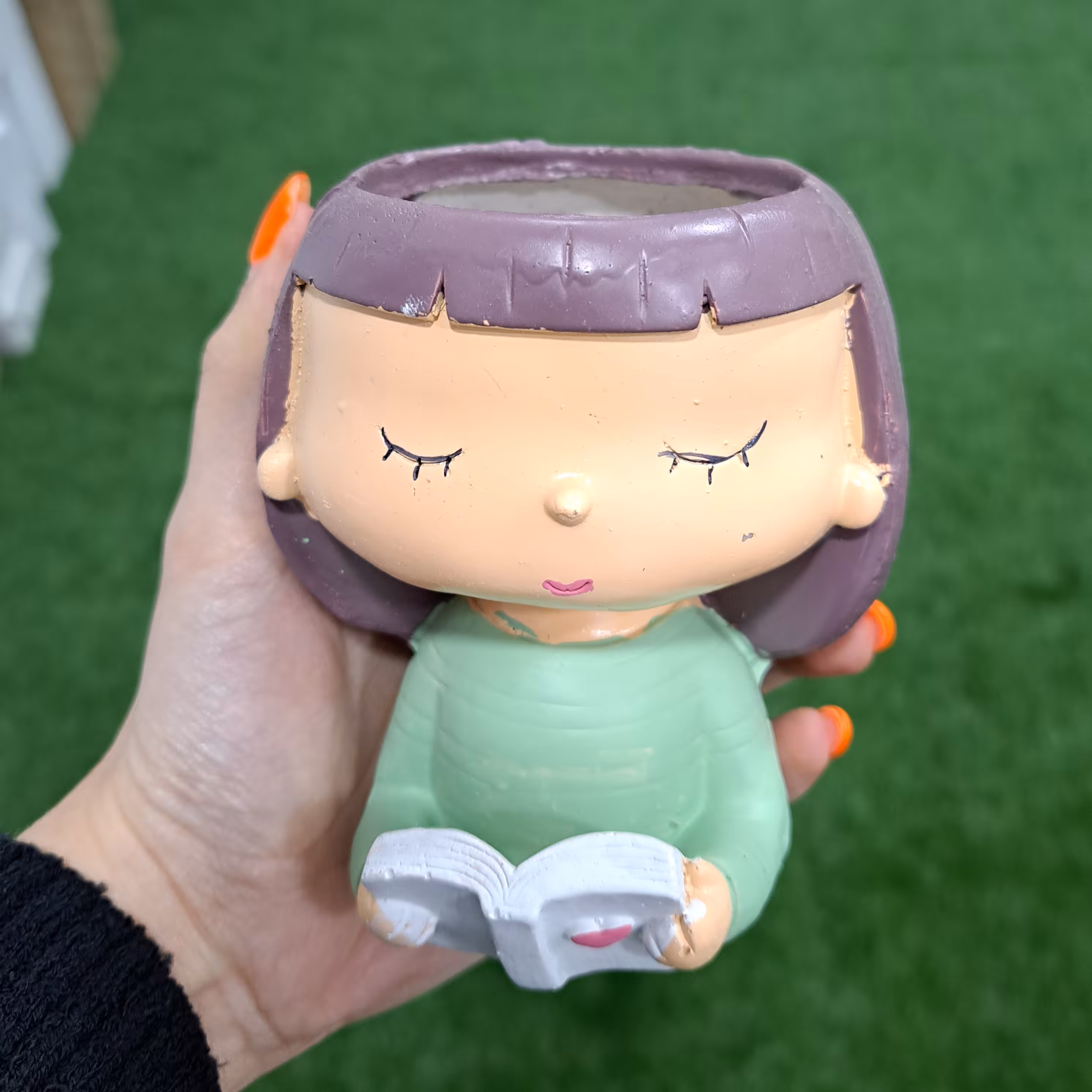 دختر گلدونی