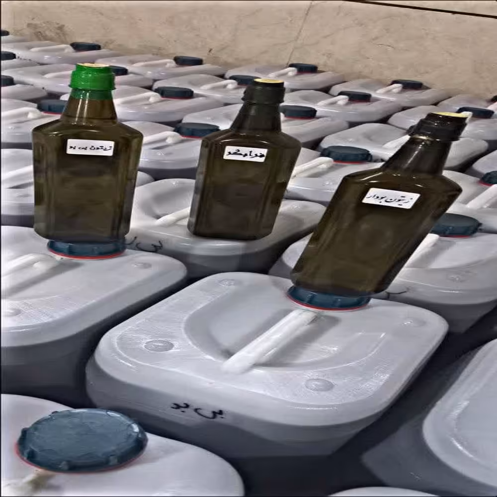 روغن زیتون بکر با بو یک لیتری کیفیت تضمینی بصرفه بهترین قیمت با توجه به کیفیت