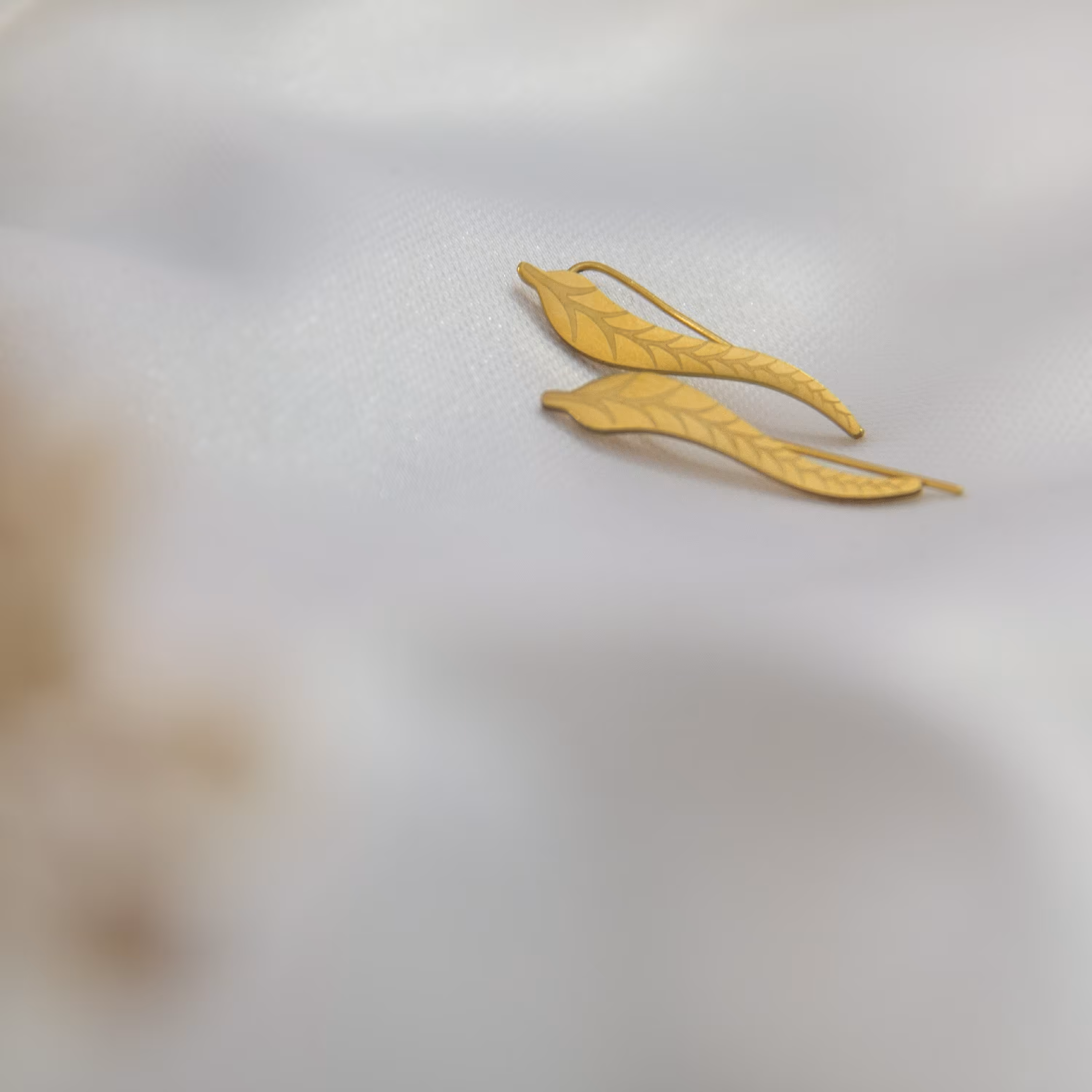 گوشواره استیل و رنگ ثابت  طرح برگ شیک و خاص