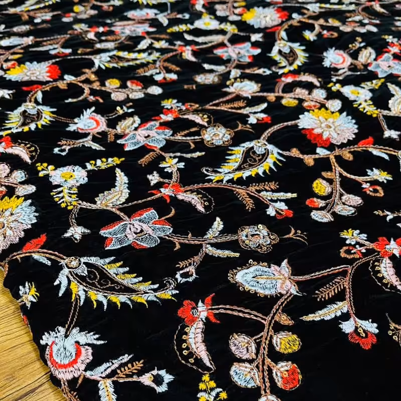 مخمل سوزندوزی 9000طرح گل پارچه حیات