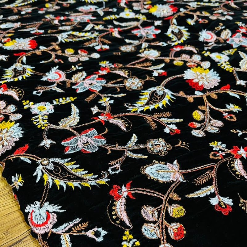 مخمل سوزندوزی 9000طرح گل پارچه حیات