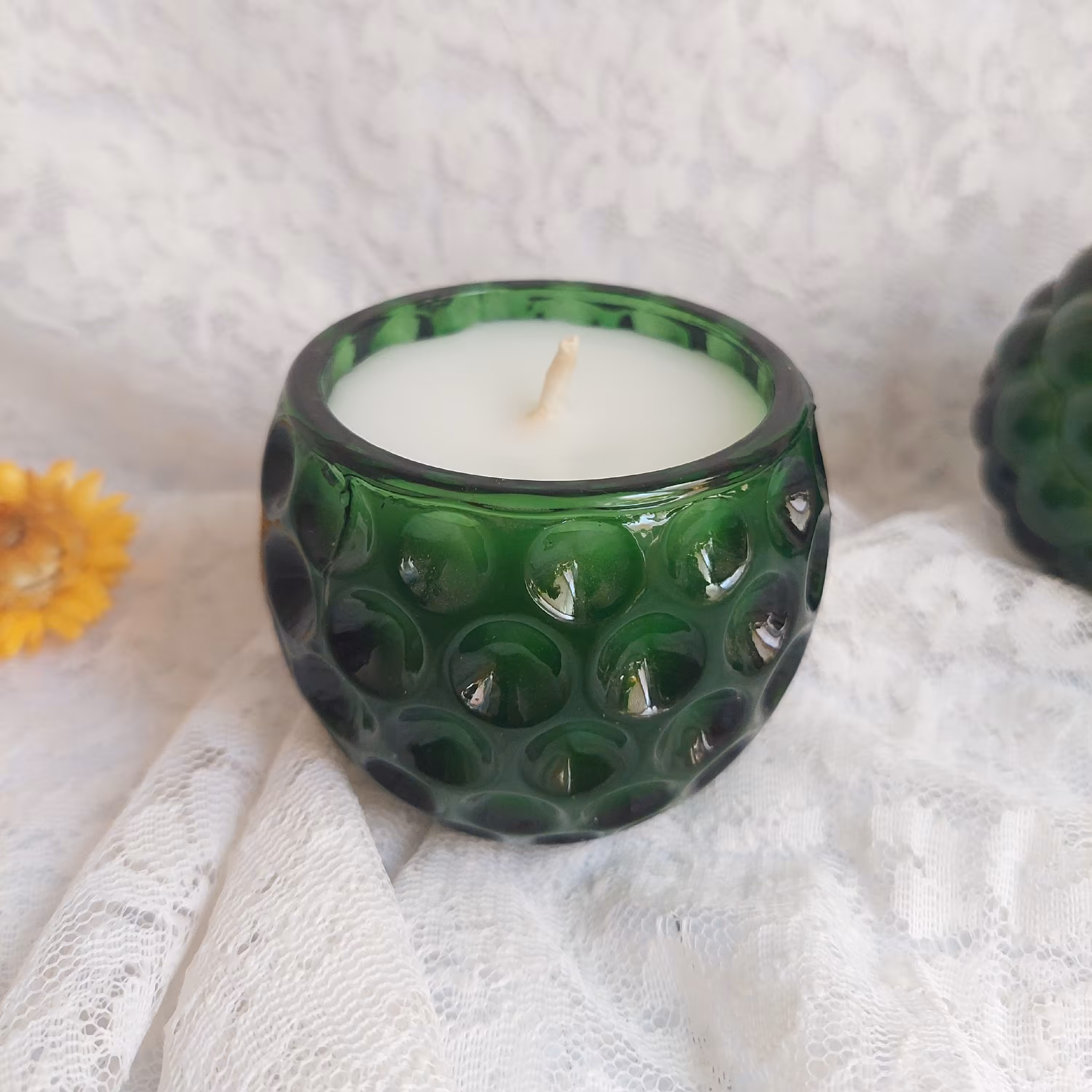 شمع شیشه ای سبز مشبک 6 در 7 سانت 400 گرمی 