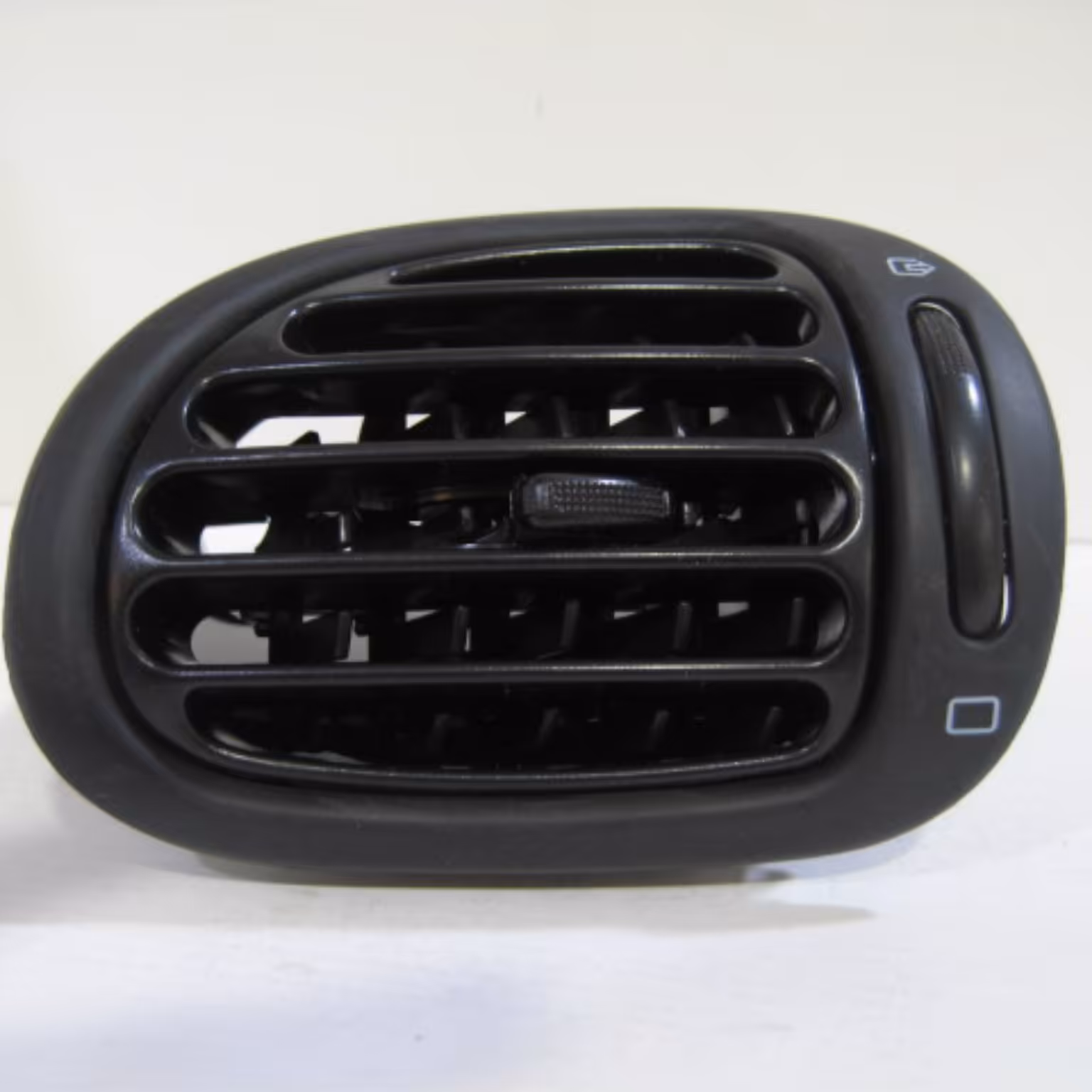 دریچه کولر گوشه پژو 206  سمت راست 