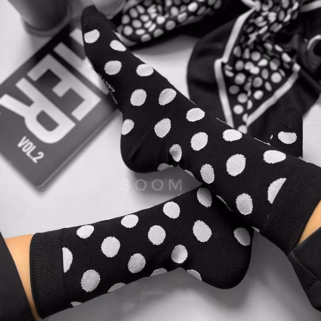 جوراب توپ توپی ساقدار زمینه مشکی نخ پنبه فری سایز