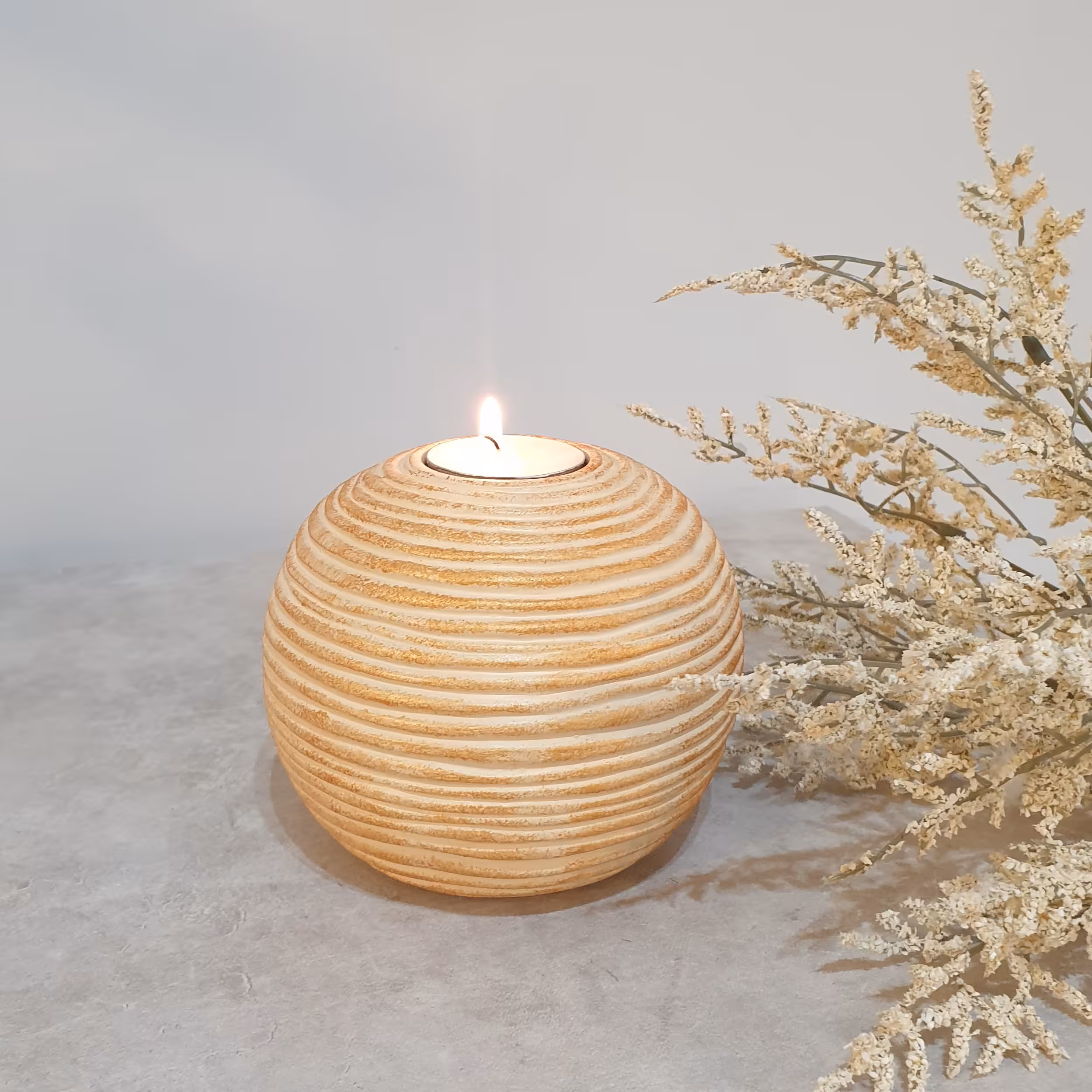 شمعدان توپی شیاردار جنس پلی استر پتینه شده