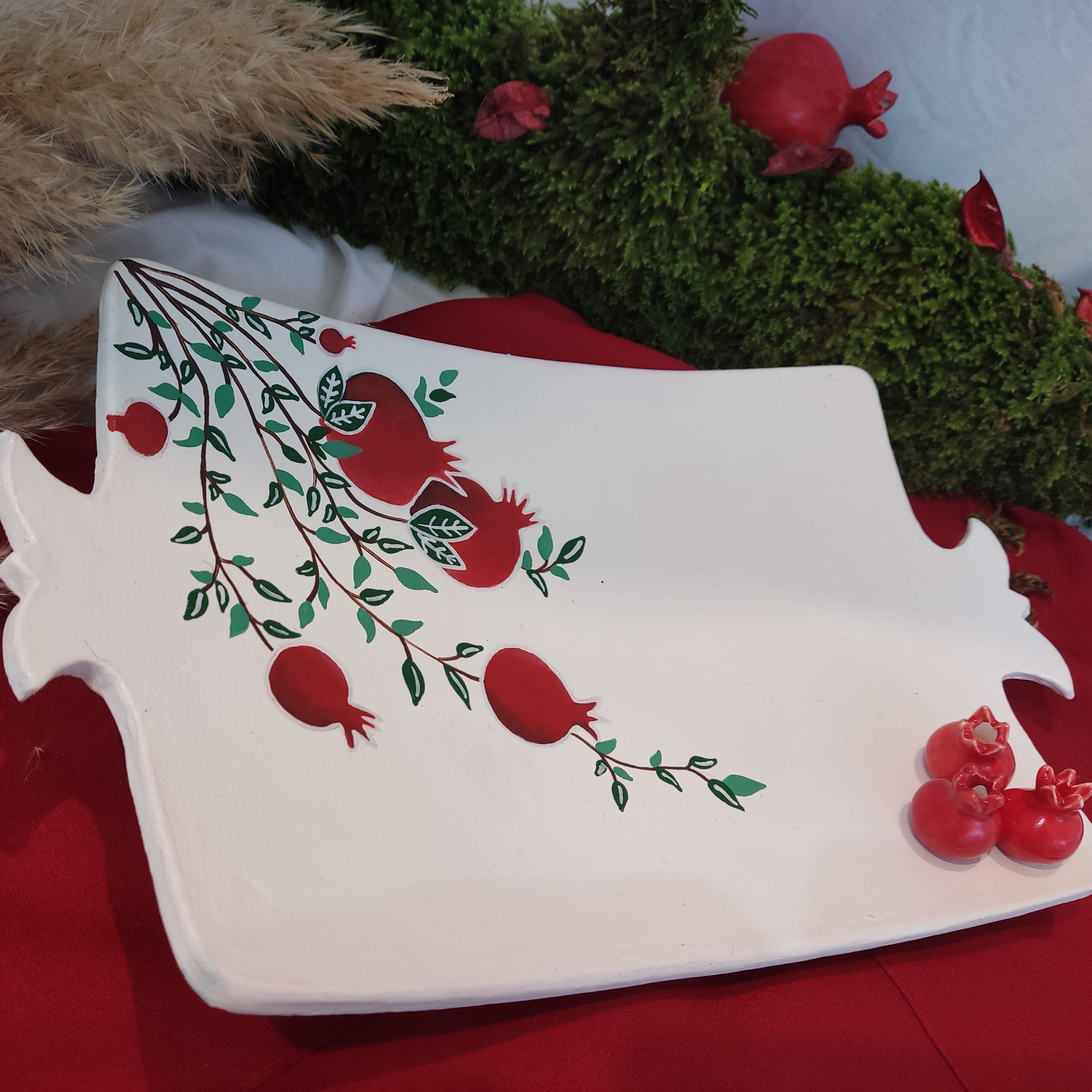 شیرینی خوری و سینی پذیرایی