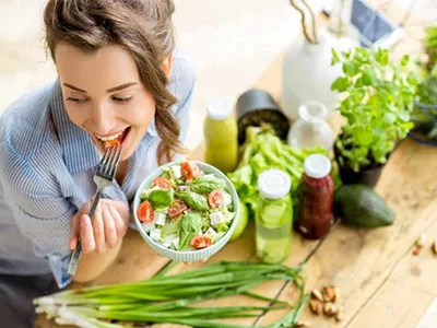 مشاوره تغذیه توسط متخصص تغذیه در کلینیک دکتر فاطمه گلستان با تخفیف آفکادو