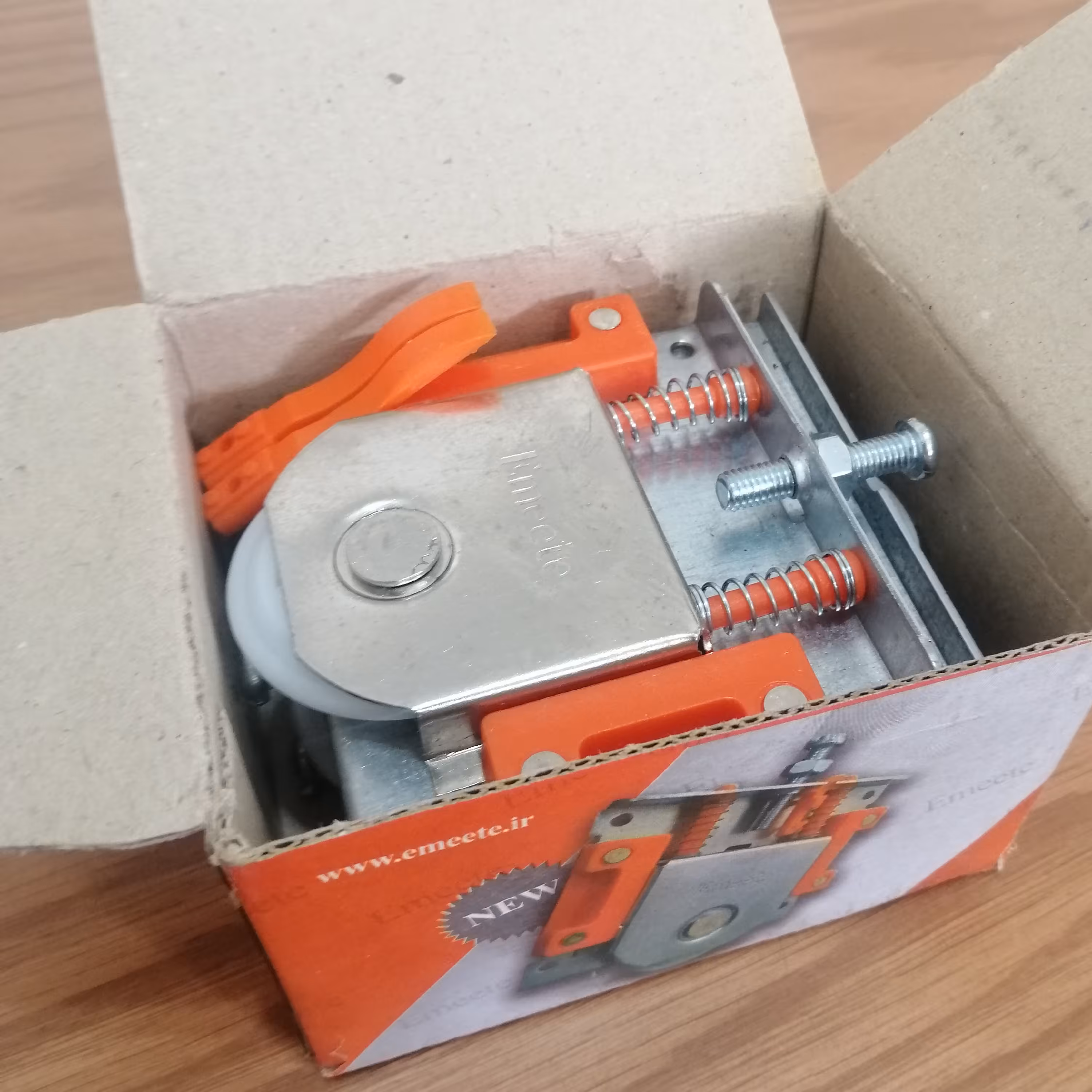 قرقره کمد 80 کیلو محکم و روان  بسته 2 عددی 