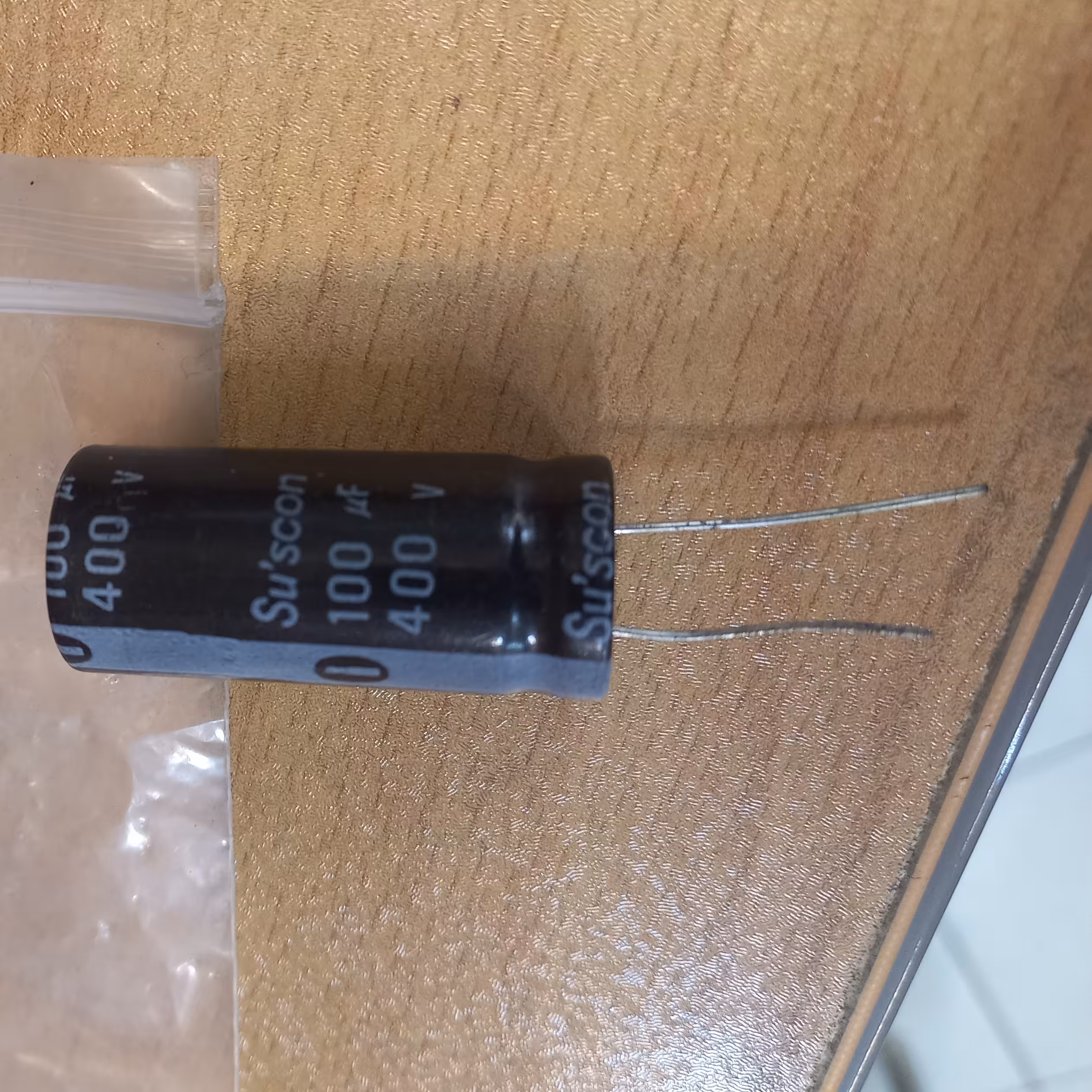 خازن الکترولیت 100 میکرو فاراد400 ولت پک بسته 5 عددی کد محصول 123