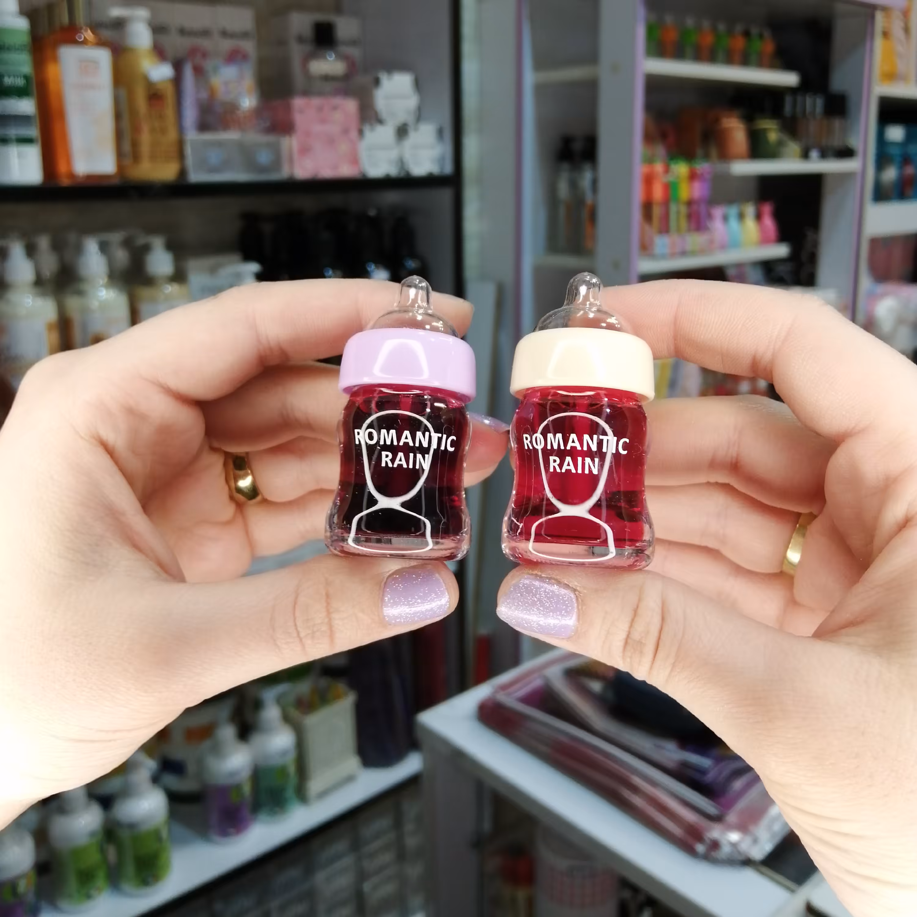 تینت لب شیشه شیر در رنگ های زیبا و متنوع 