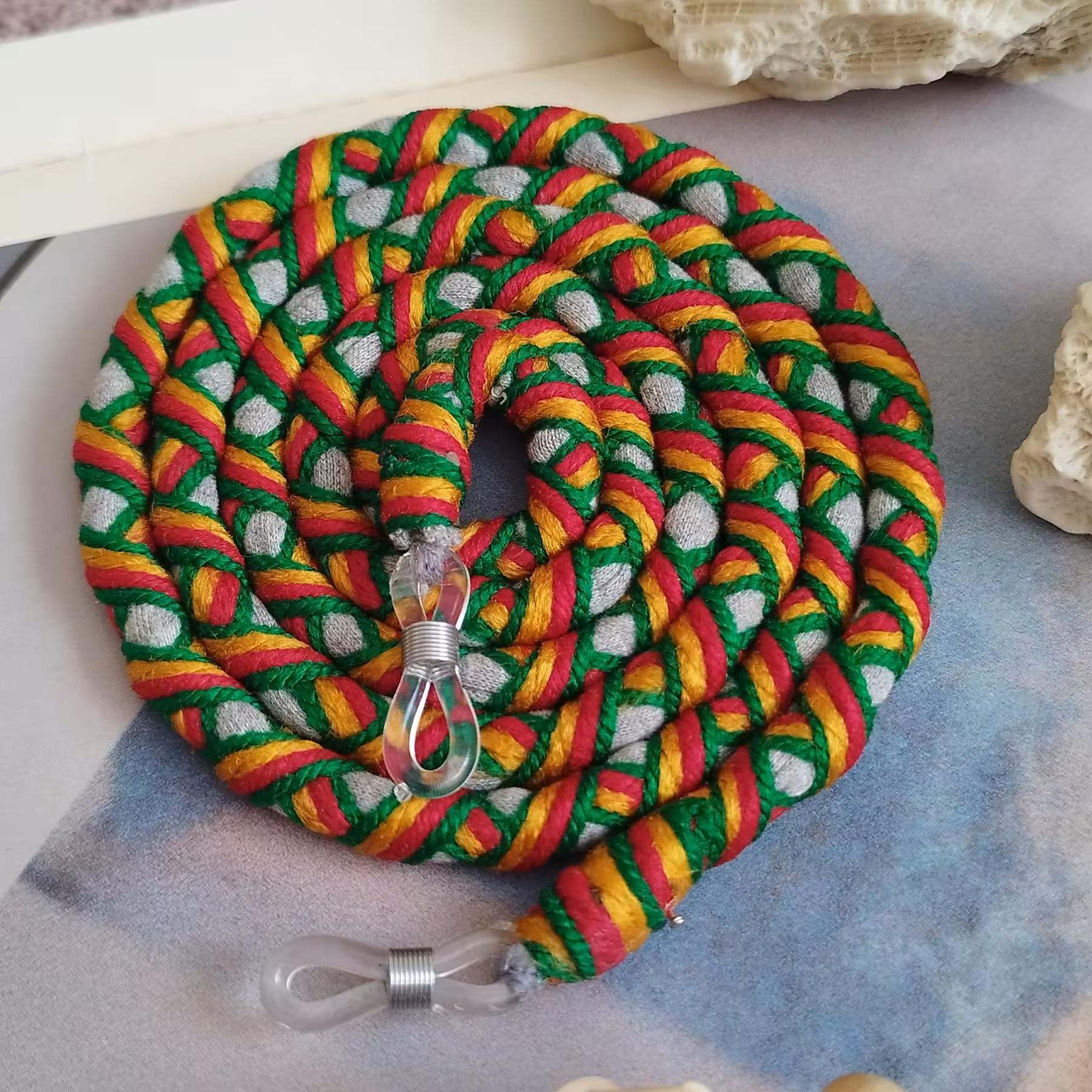 بند عینک و کاور سیم شارژر دستبافت  لاکچری و خاص