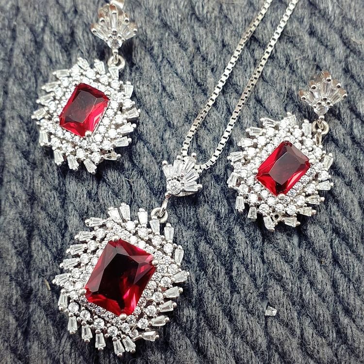 نیم ست نقره زیبای زنانه با نگینهای یاقوت سرخ سنتاتیک درجه یک