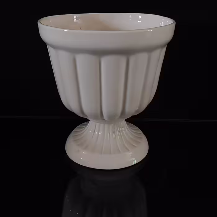 گلدان پایه دار شماره یک سرامیکی  کوچک رنگ  لعابی سفید