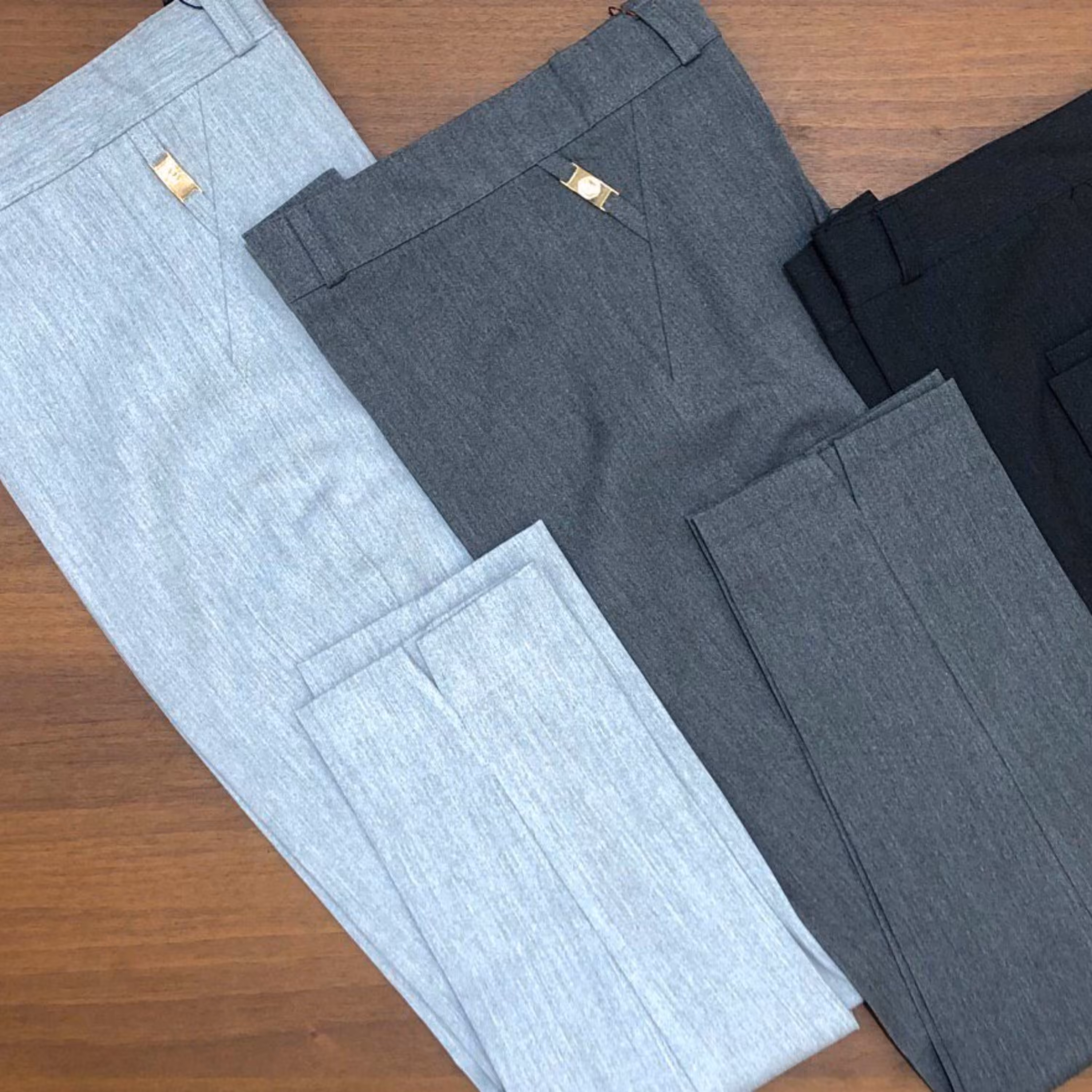 شلوار کرپ طوسی و مشکی  کرپ گاواردین زنانه مجلسی  قد 90 قد 95 و قد 100 (بدون چاک)