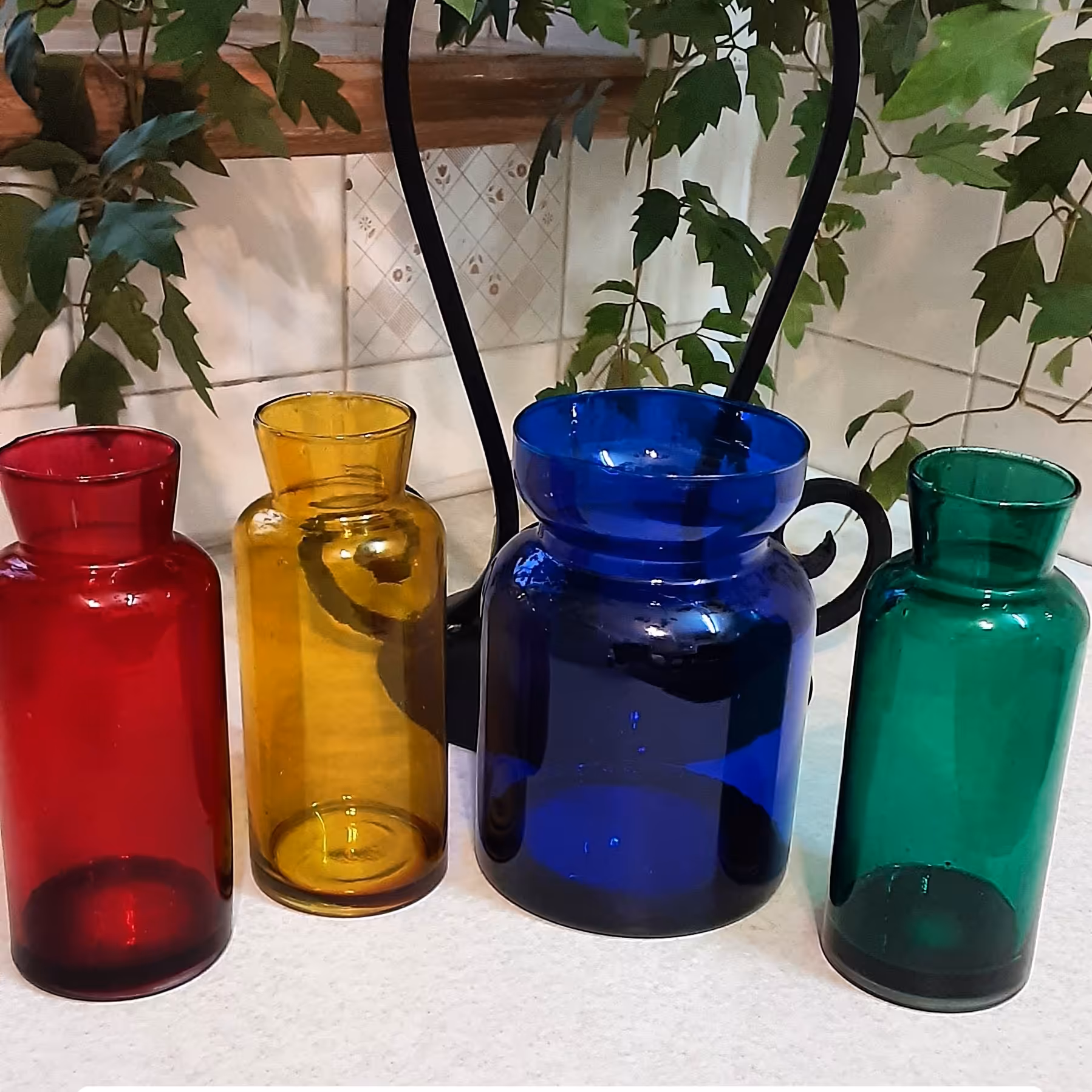 گلدان شیشه ای رنگی  رنگ شده با رنگ B.N.S در رنگ های متنوع در  سایز کوچک 