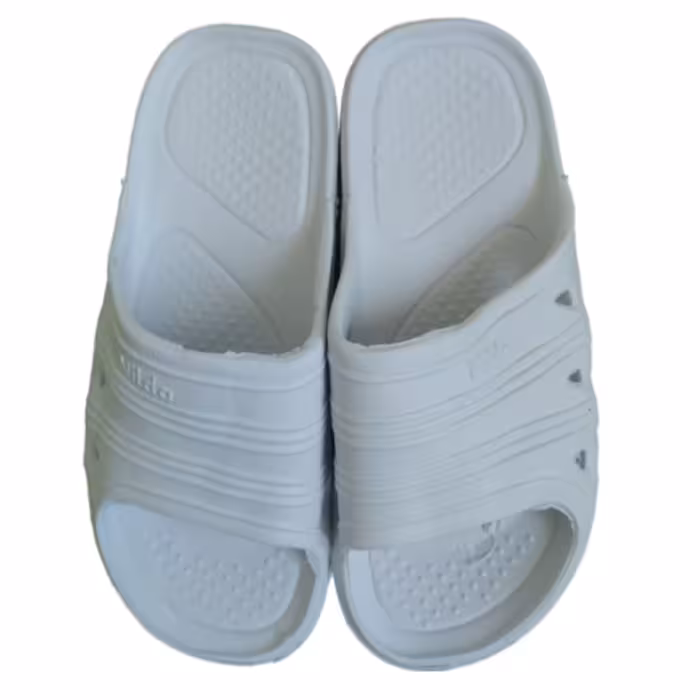 دمپایی نرم مدل GP1701AAکیفیت خوب از سایز 40 تا 45 و رنگ های سفید و آبی و سرمه ای دمپایی پلاستیکی دمپایی حمام 100 جفت