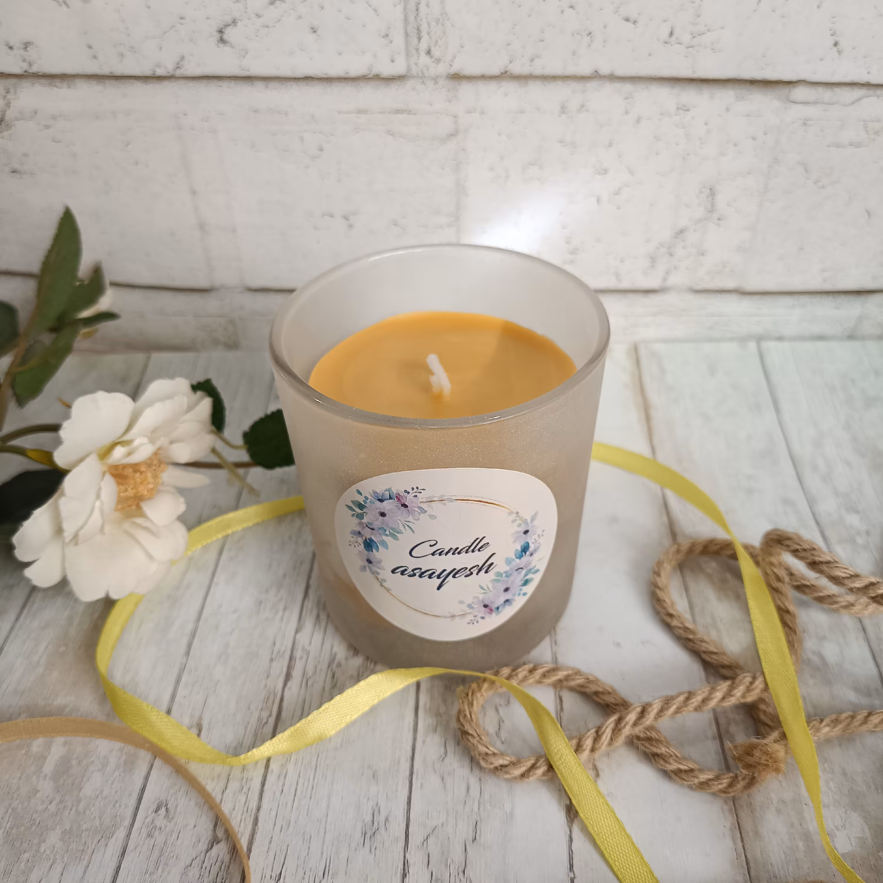 شمع شیشه ای مات(شمع جار) در رنگ هاو اسانس های دلخواه شما مناسب دکور خونه حمام و سرویس بهداشتی 