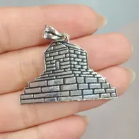 مدال مردانه مقبره کوروش کبیر  نقره باعیار 925استاندارد ضد حساسیت