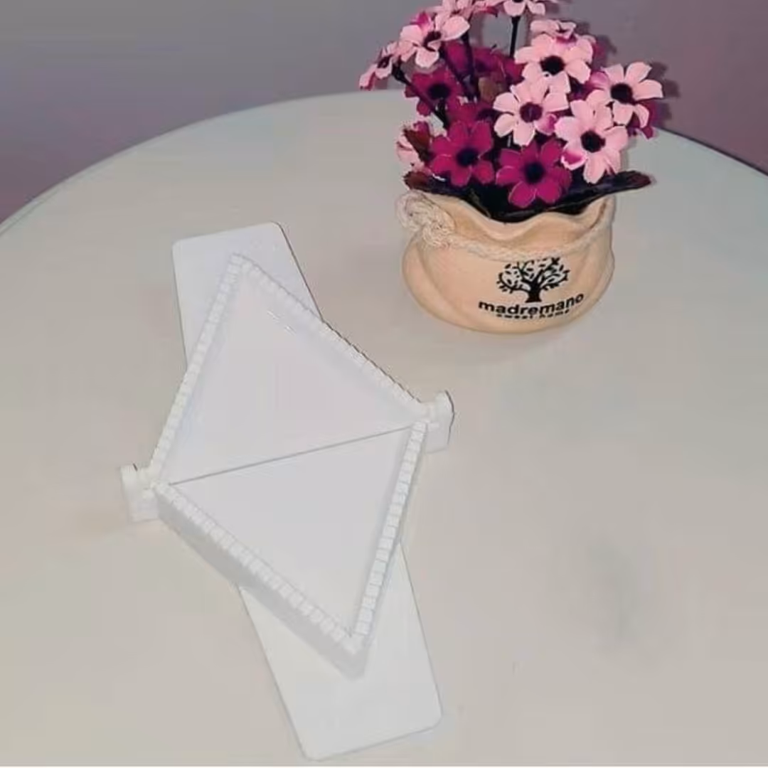 قالب پیراشکی پلاستیکی مثلثی