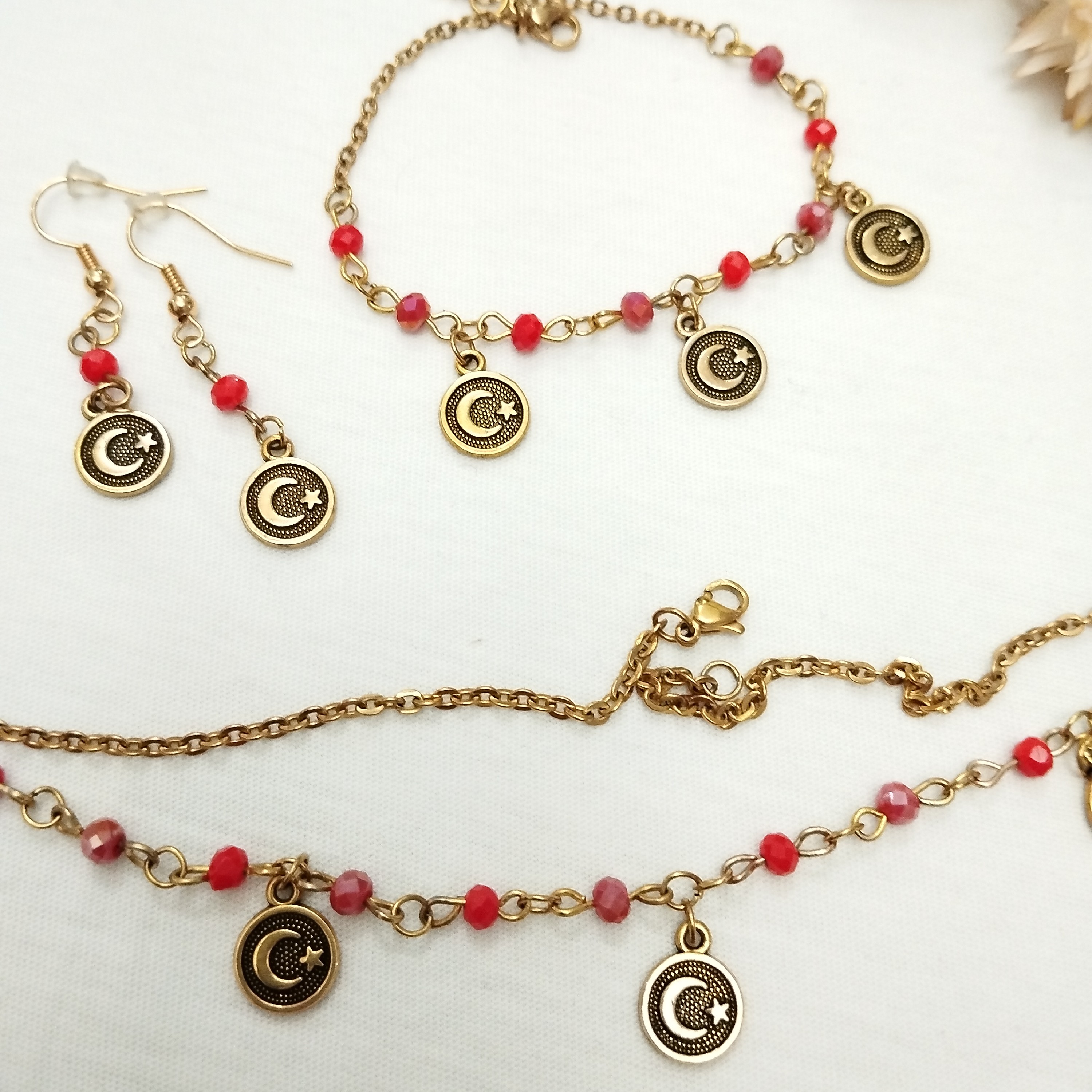 دستبند ، گردنبند و گوشواره 