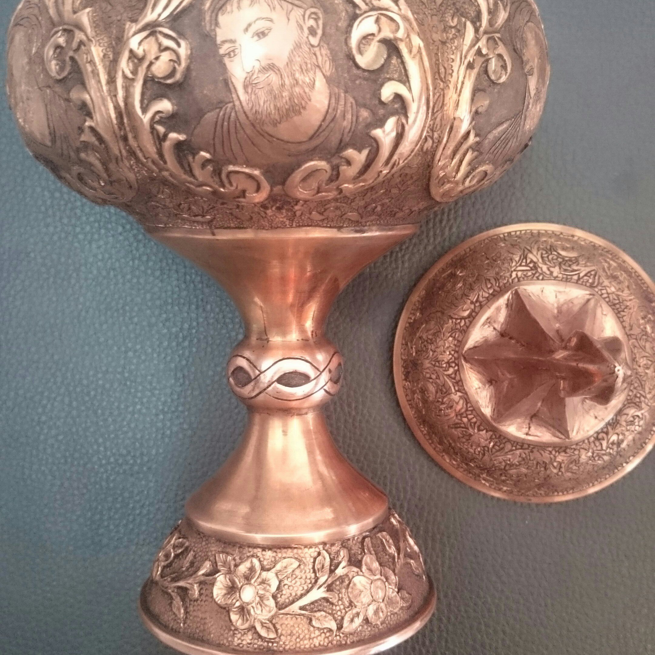 شکلات خوری قلمزنی شده