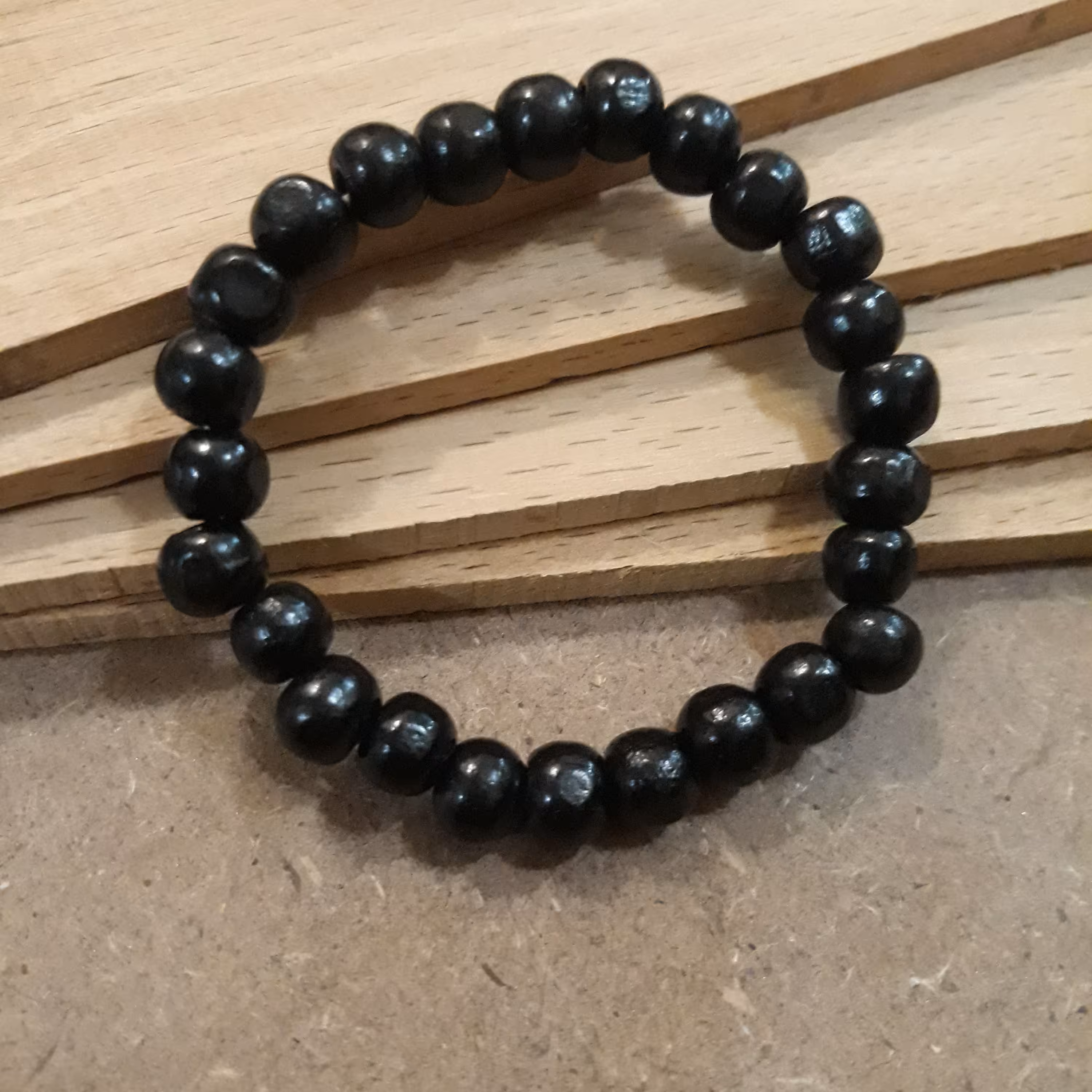 دستبند چوبی مشکی اسپرت قطر 4.9cm 