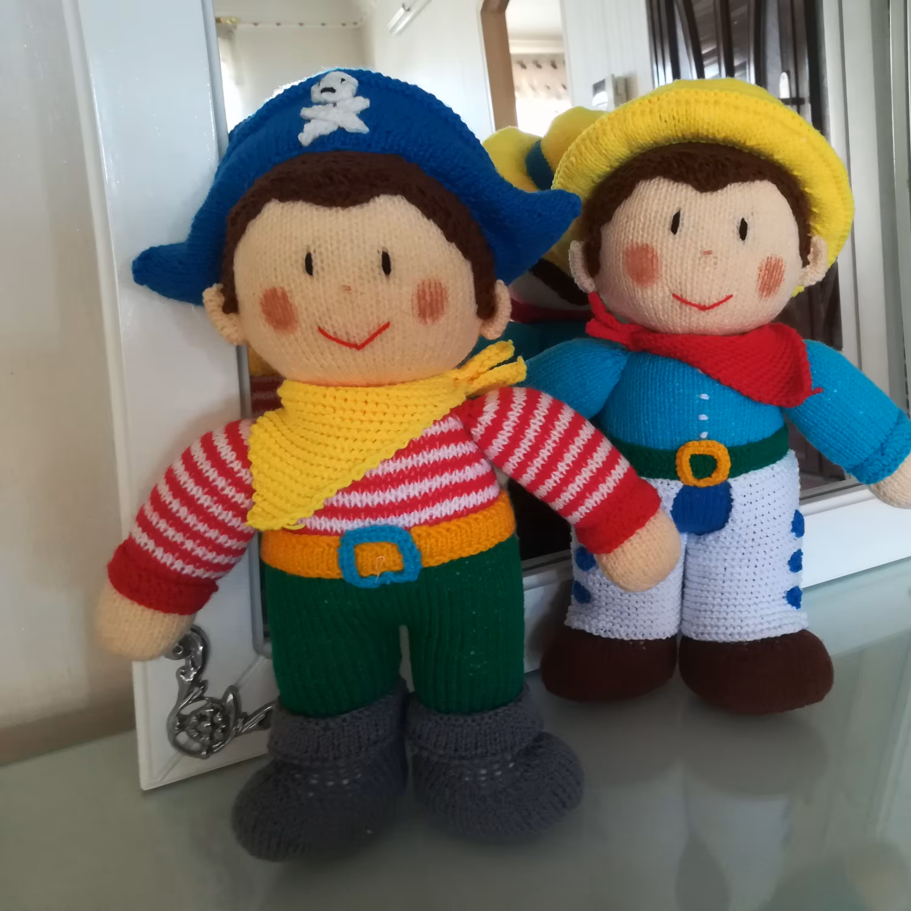 عروسک دستبافت دزد دریایی2