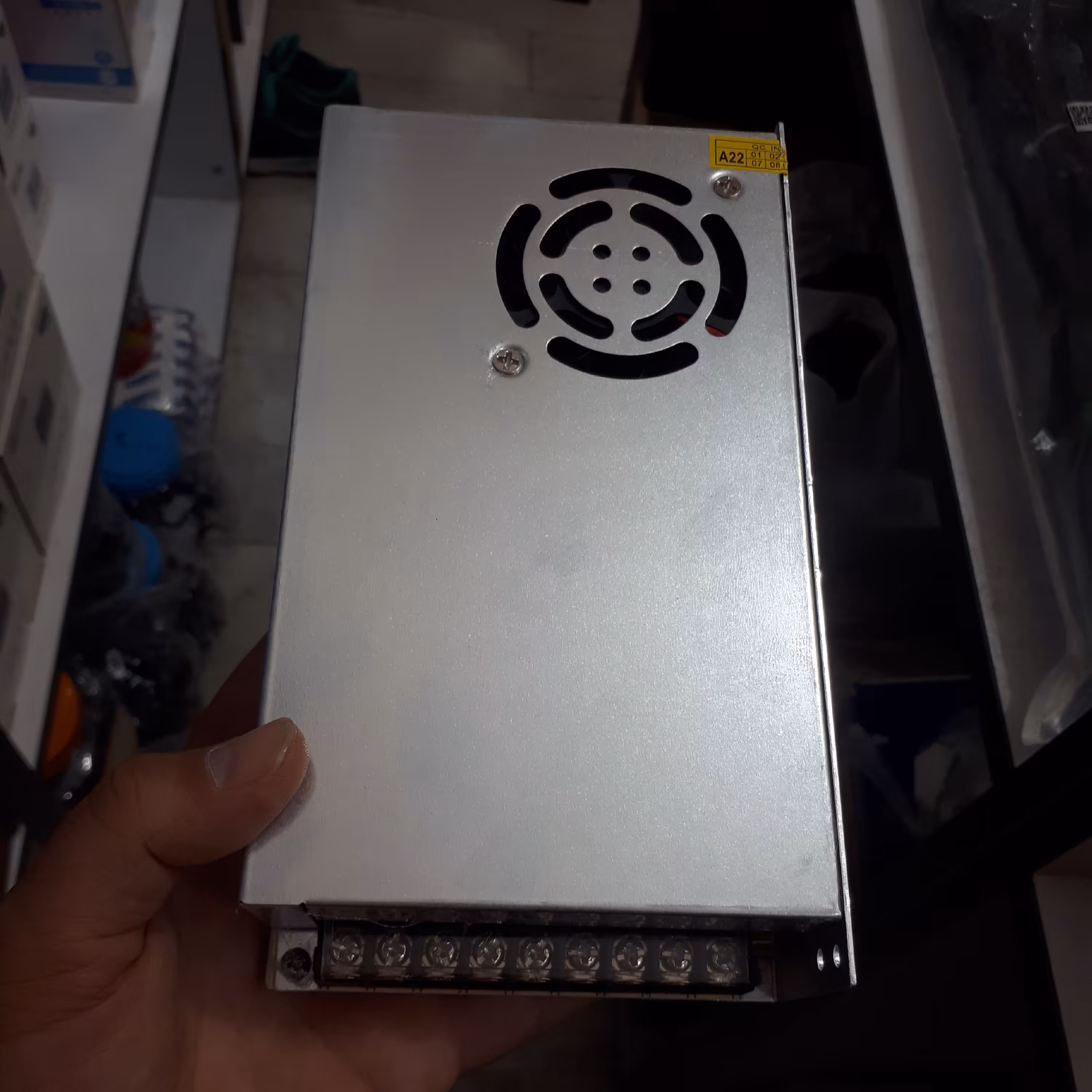 آدابتور سوئیچ 12 ولت 20 آمپر