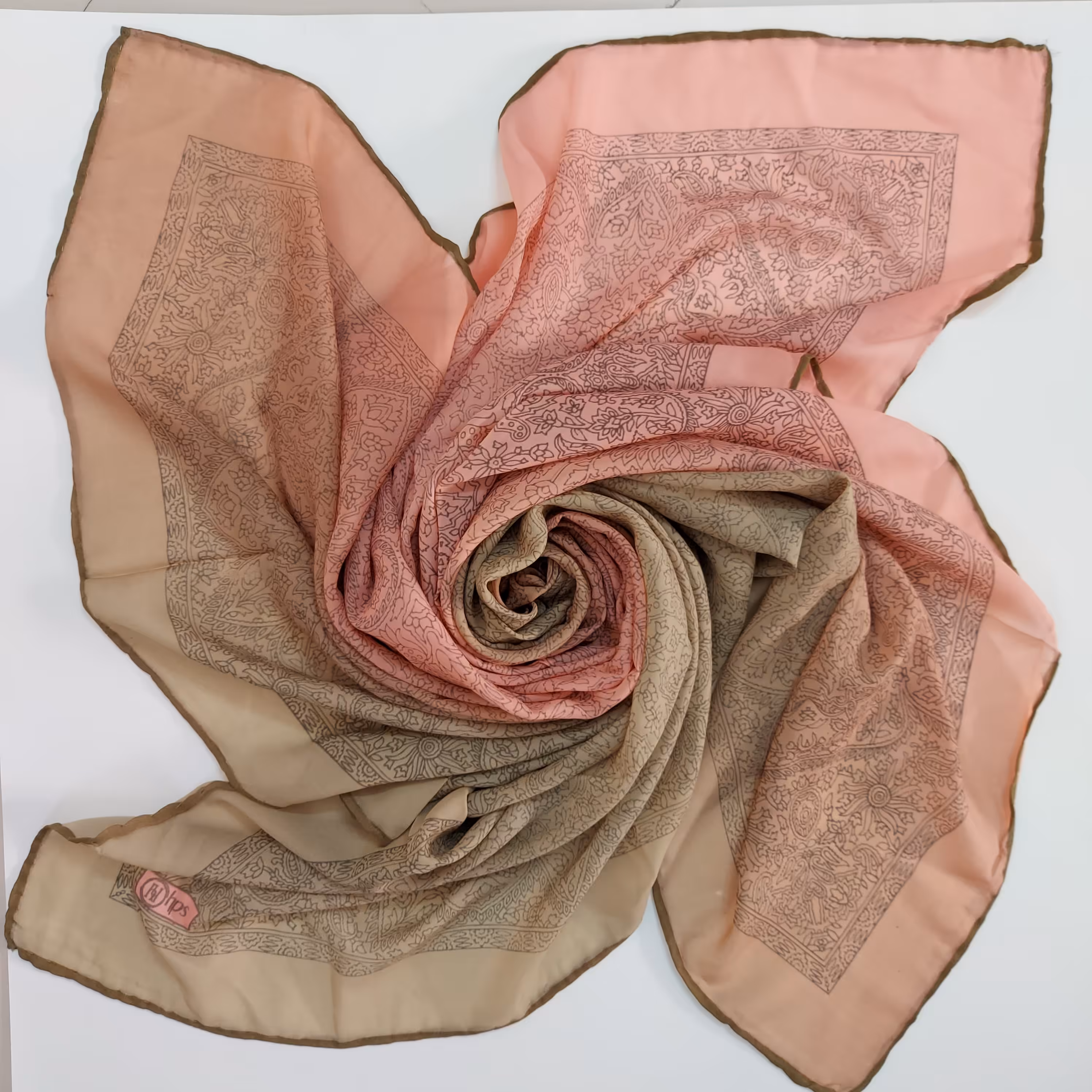 روسری گارزا طیفی صورتی