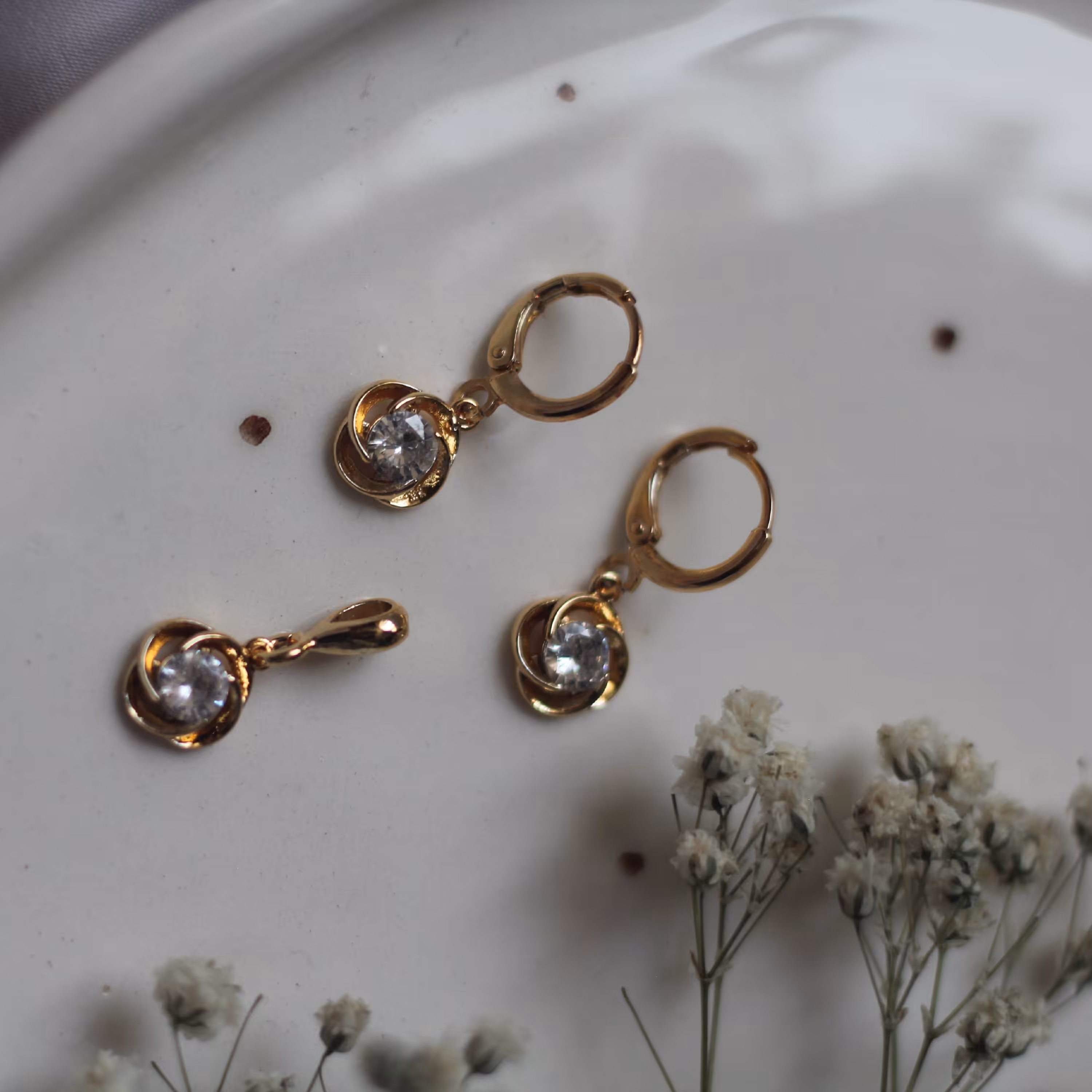  نیم ست  ژوپینگ نیم ست دخترانه   نیم ست طلایی   نیم ست جواهری  ارسال رایگان 