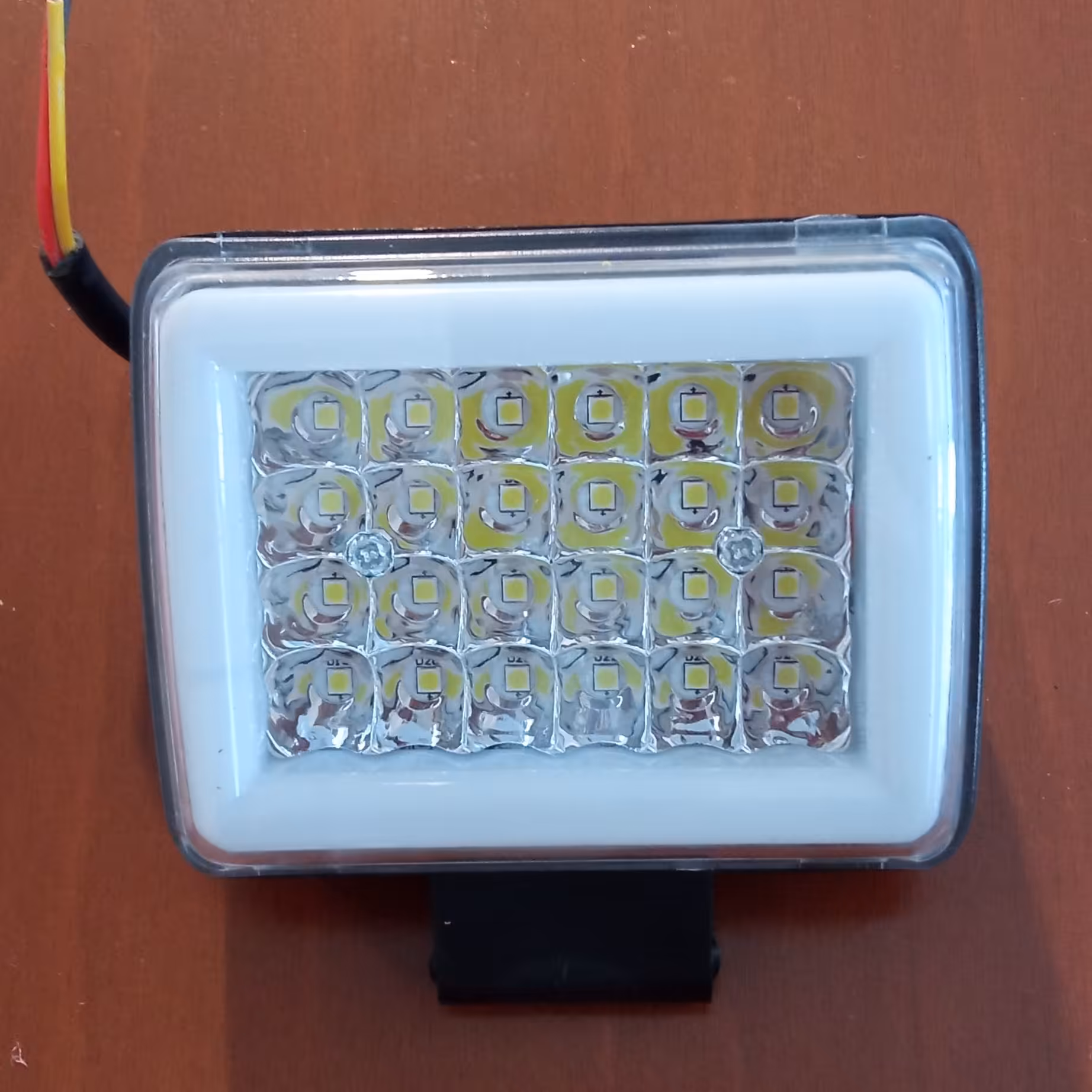 پرژکتور پاور ( دور نئون )