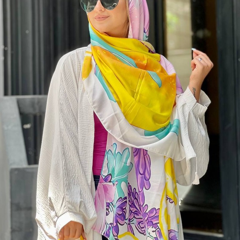 شال زنانه رنگ زرد طرحدار جنس نخی چهارفصل با کیفیت عالی ارسال رایگان و فوری r198