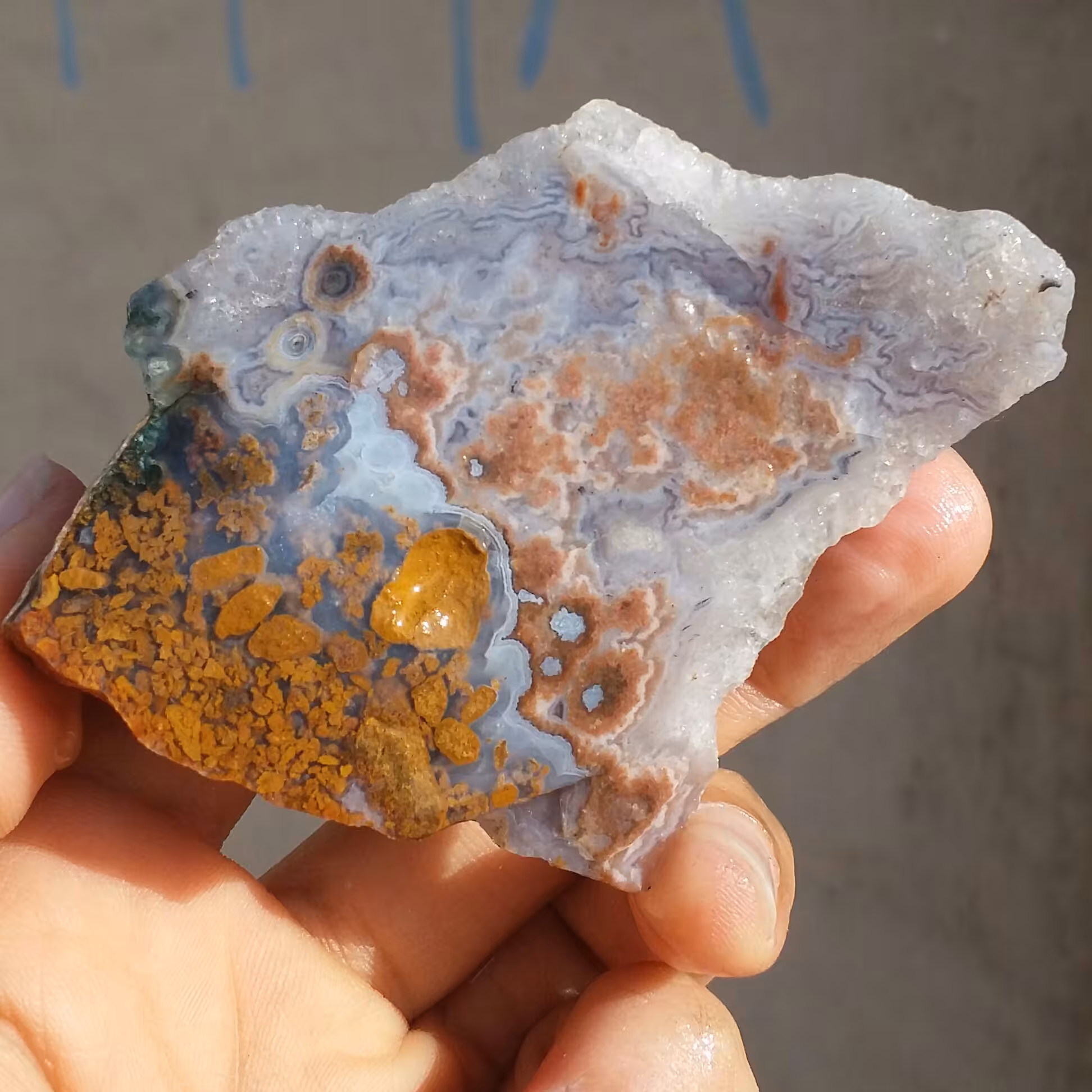 سنگ راف عقیق منظره 7رنگ باباقوری دار محشر 100در100 طبیعی شاهکار خلقت 
تابلو نقاشی طبیعی
با قابلیت ساخت چند نگین
کد 10218