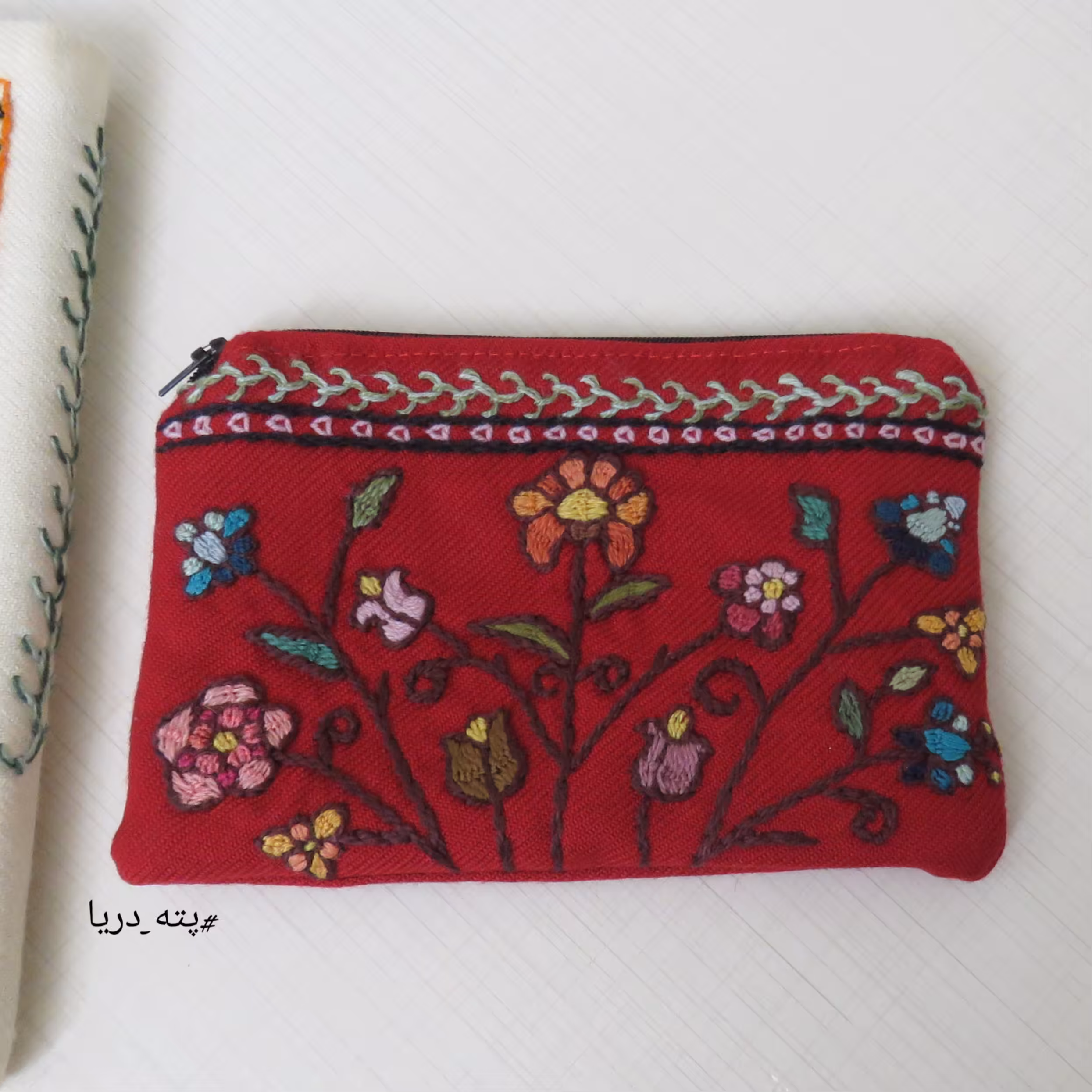 جامدادی پته دوزی ارسال رایگان،کیف پول پته دوزی یا جای لوازم آرایش پته دوزی،گل و بوته زرشکی،دست دوز،پته دریا،سوغات کرمان