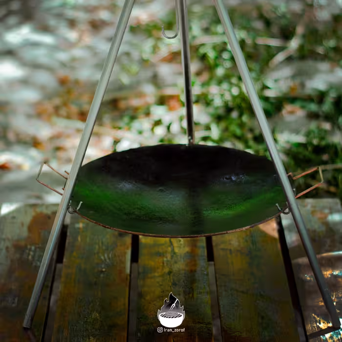 ساج متوسط چدنی اصل سایز 44  مناسب برای پخت نان در  منزل، پخت نان در تفریحات بیرون شهر