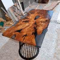 میز ناهارخوری چوب توسکا و اپوکسی دودی با پوشش لاک ایتالیایی سوپر شفاف