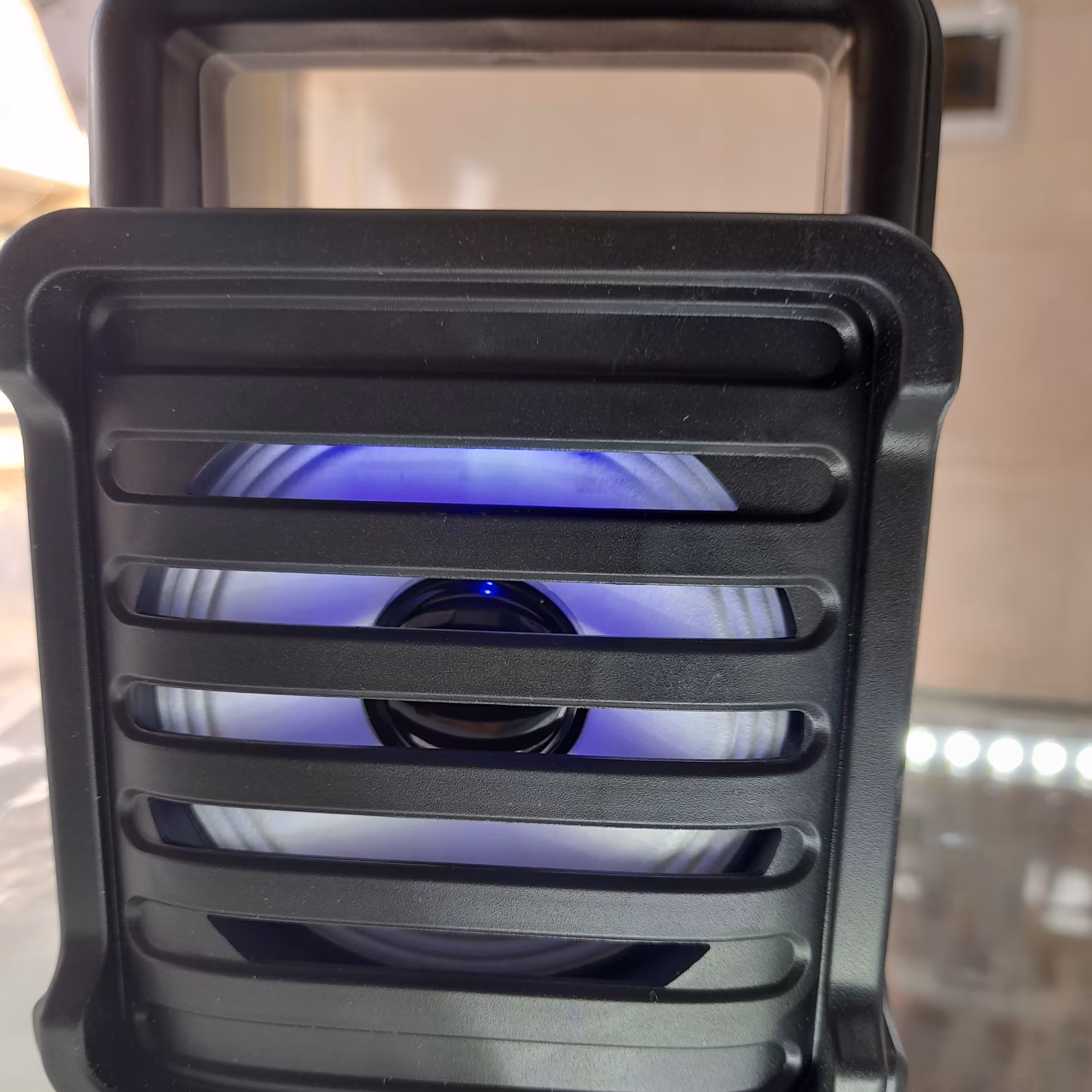 اسپیکر بلوتوثی  gts1363   دارای نور  rgb و رادیو