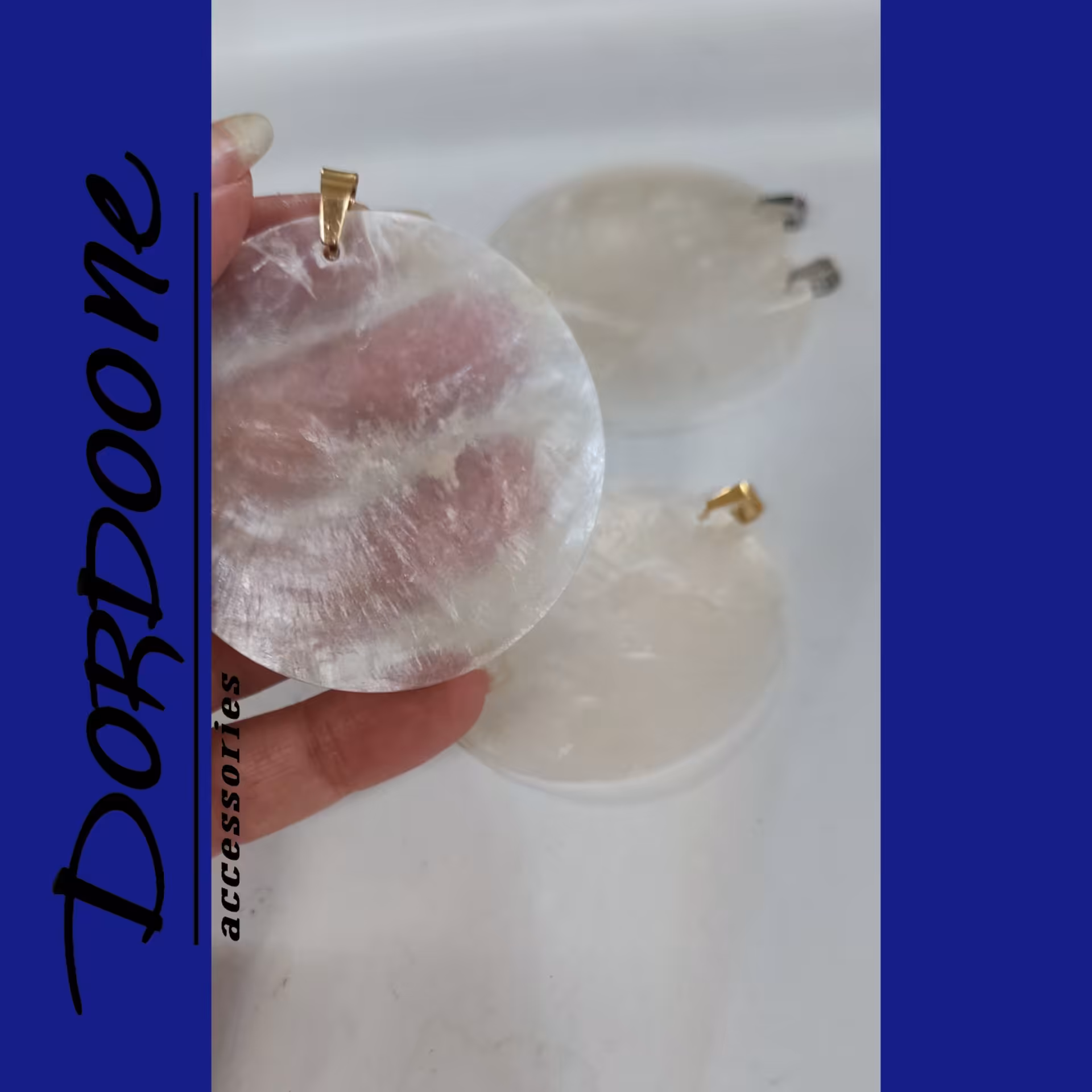 پلاک صدفی ، گردنبند صدفی با آویز استیل  طلایی و نقره ایی 