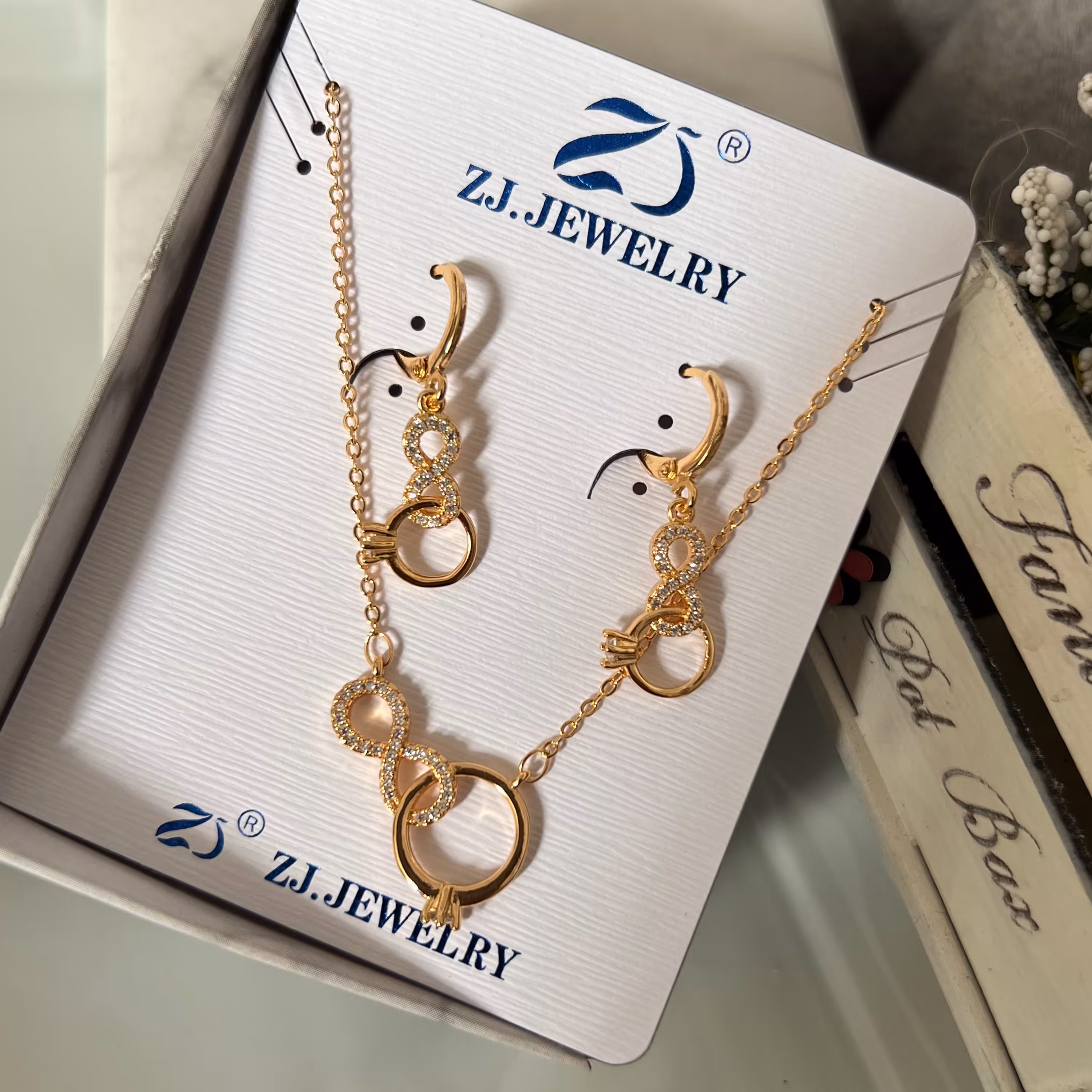 نیم ست فول نگین با رنگ ثابت و مدل خاص با آبکاری طلا و مشابه نمونه طلا