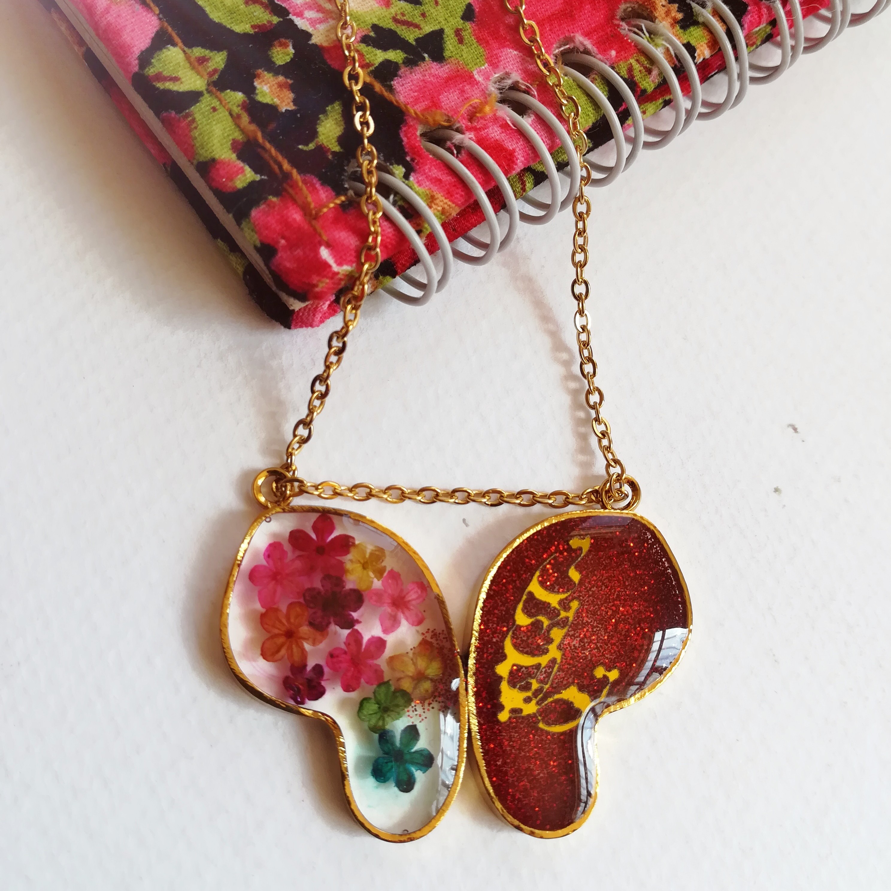 گردنبند رزینی تو مرا جان و جهانی  با قاب استیل رنگ ثابت