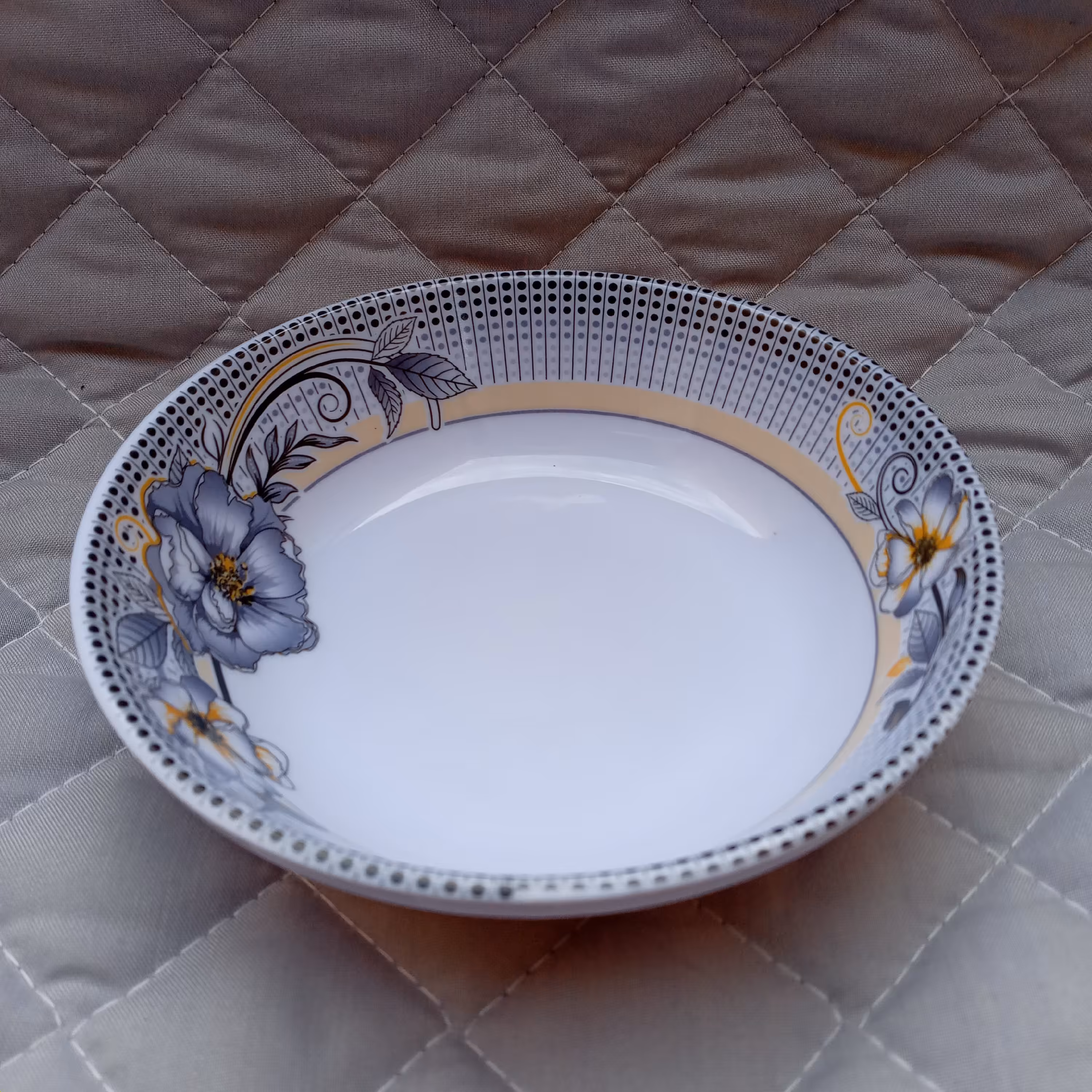 کاسه ماست خوری ملامین(پیاله ماست خوری ) صنایع تولیدی شیرکوه ملامین یزد کد754 دارای استانداردتعداد یک عددی مواد درجه یک 