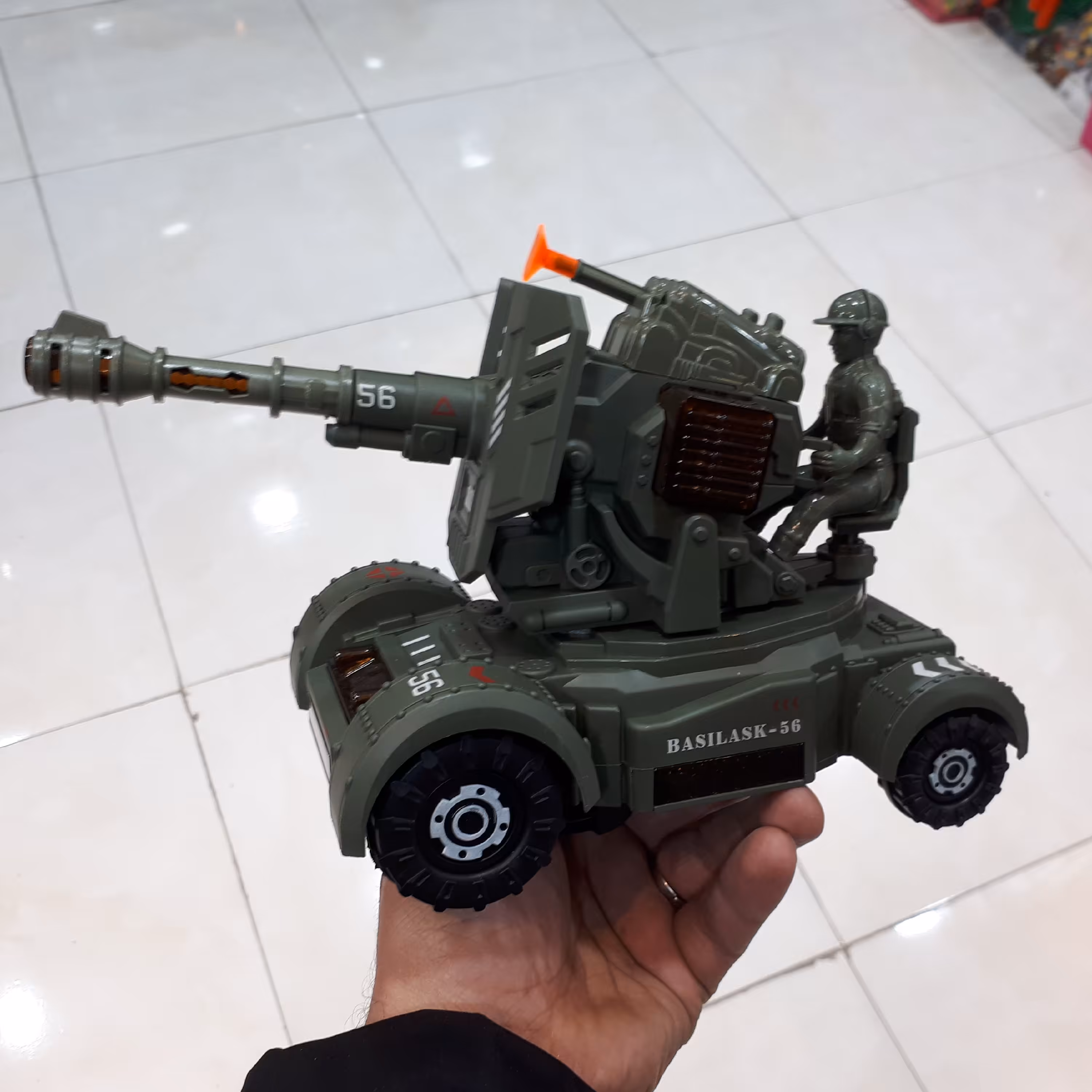 تانک اسباب بازی 