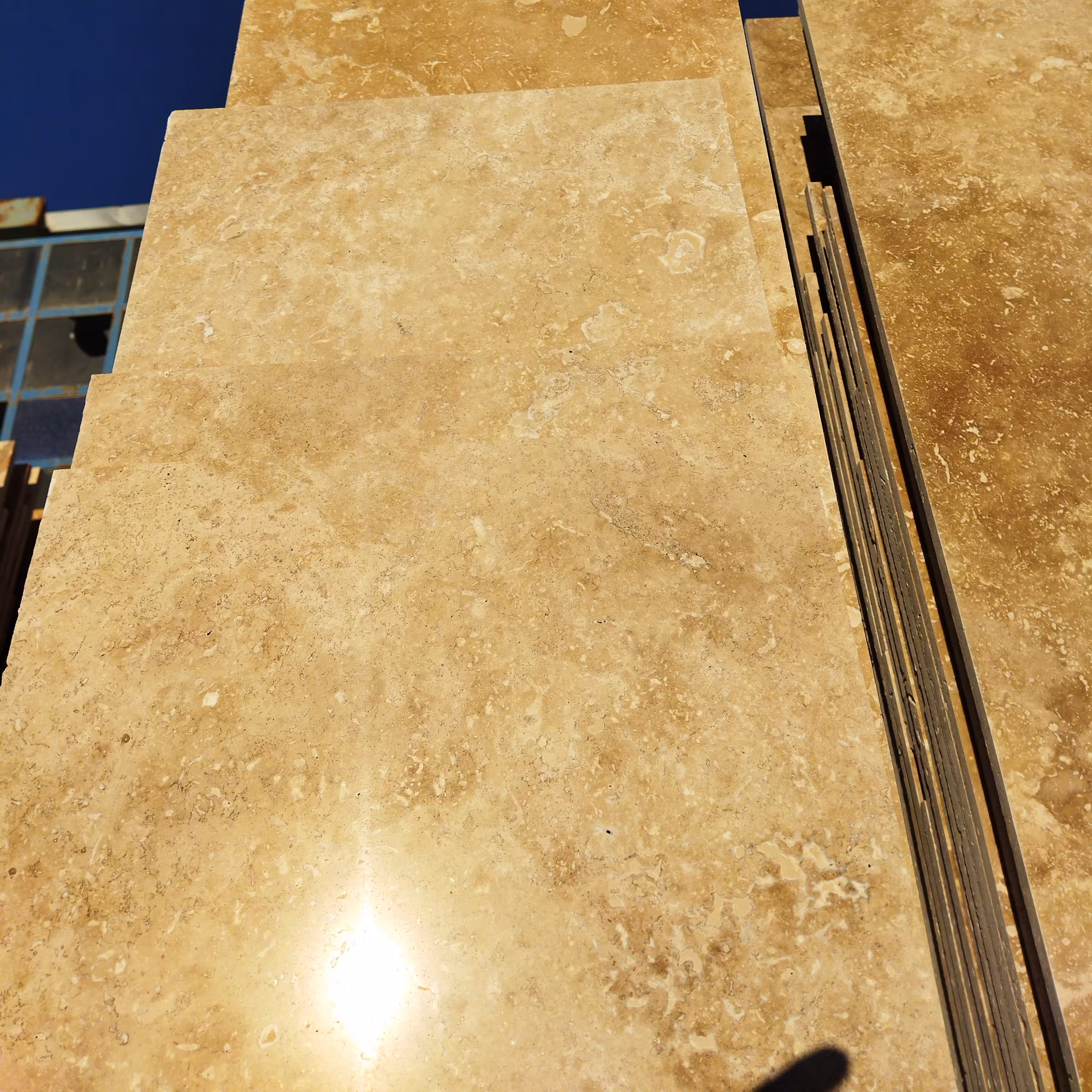 سنگ تراورتن آبگرم تجرگان