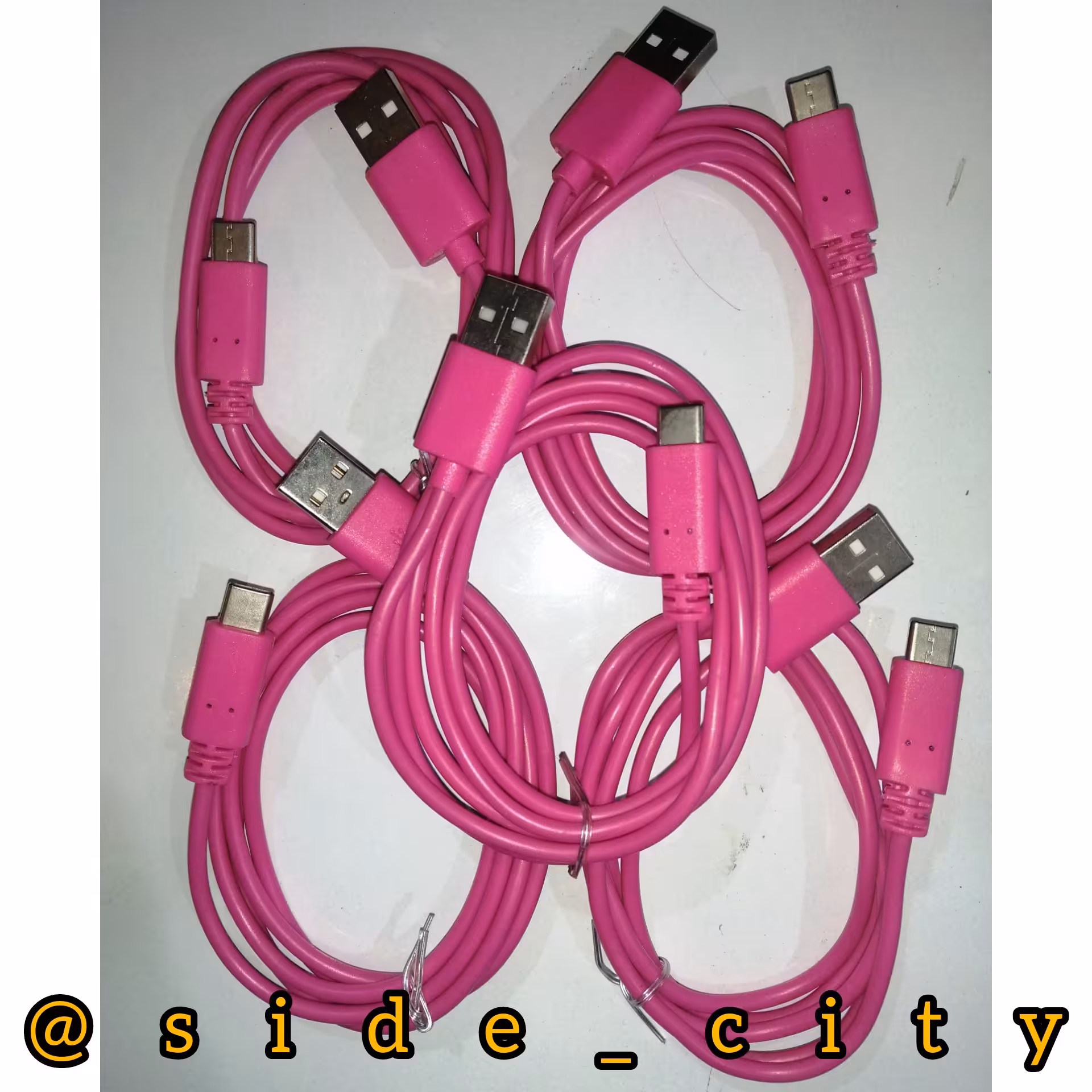 کابل شارژ تایپ سی فست شارژ  در غرفه شهر جانبی