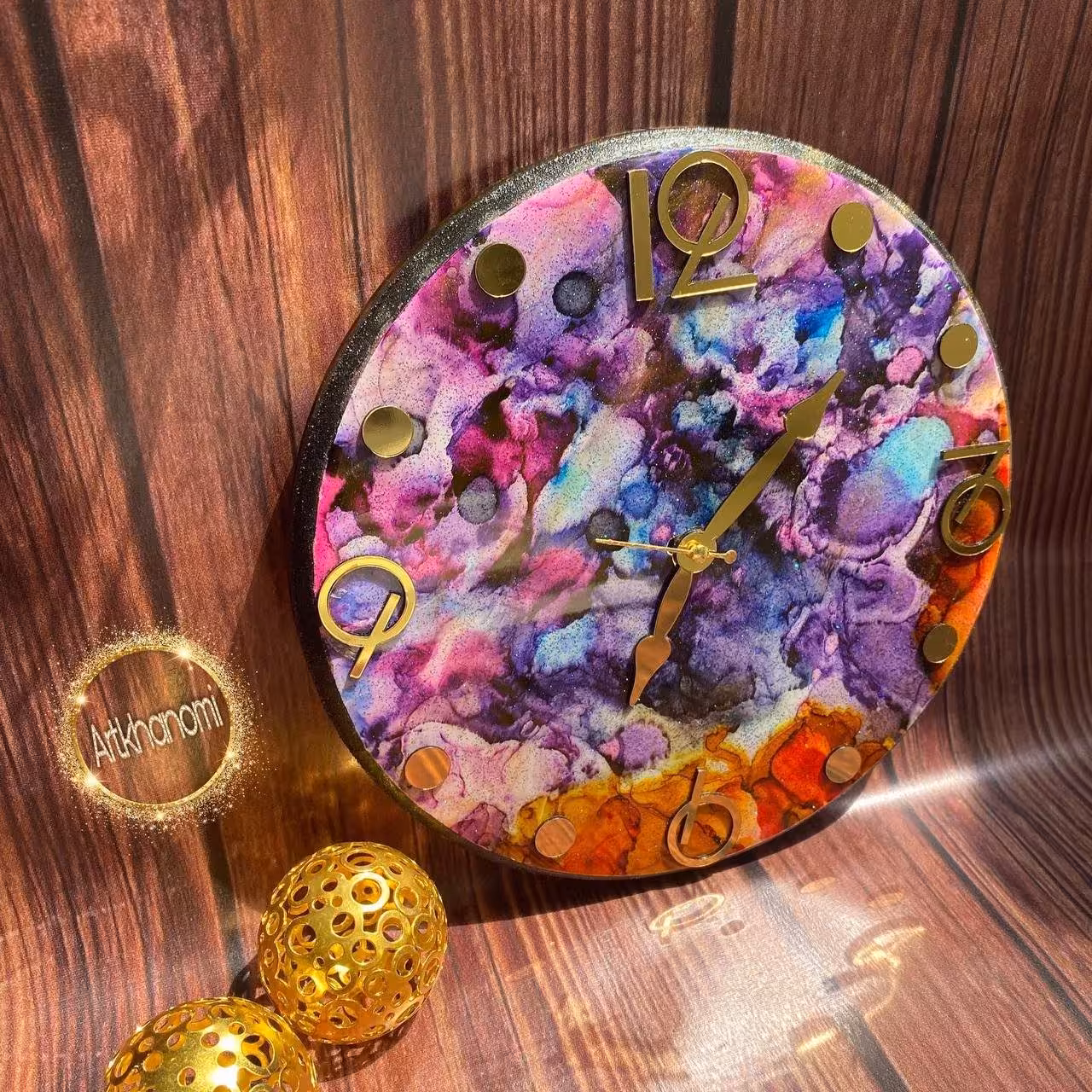 ساعت دیواری ابرنگی 