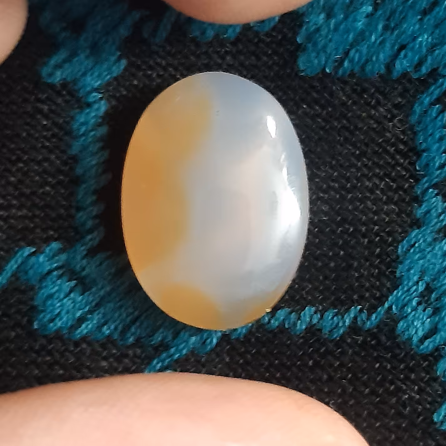 عقیق دورنگ پرتقالی و سفید کاملا طبیعی و معدنی تراش دست