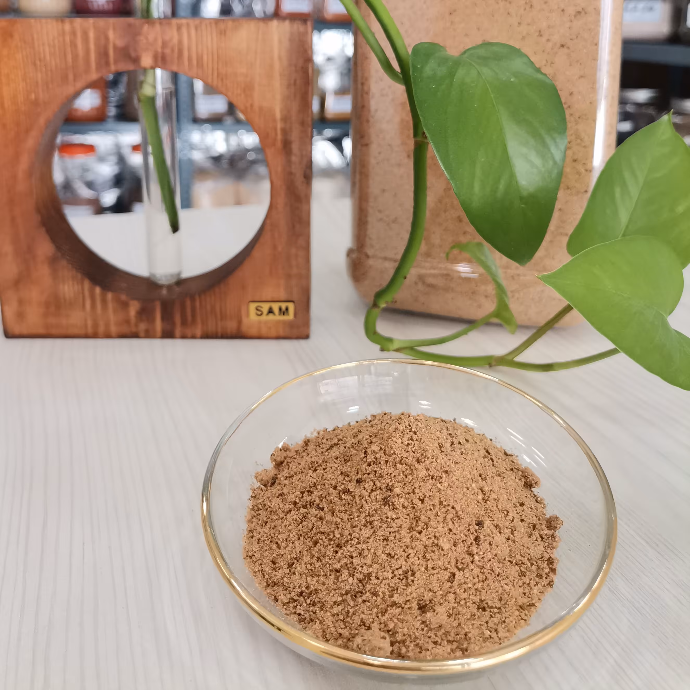 روکش مرغ سوخاری اسپایسی درجه یک خانه ادویه در بسته بندی های 100 گرمی