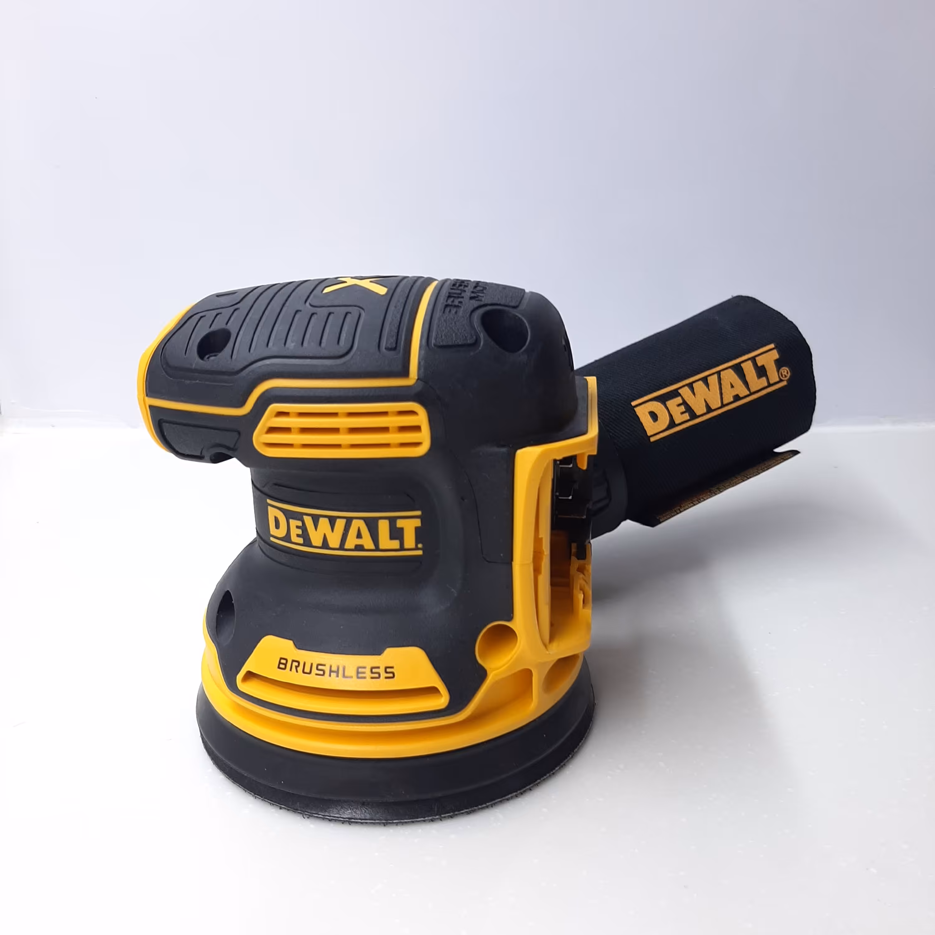 سنباده لرزان شارژی دیوالت  مدل dcw210 بدون باتری و شارژر 