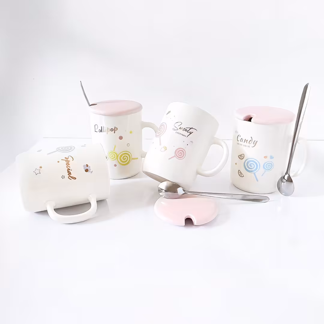 ماگ سرامیکی درب دار قاشق استیل